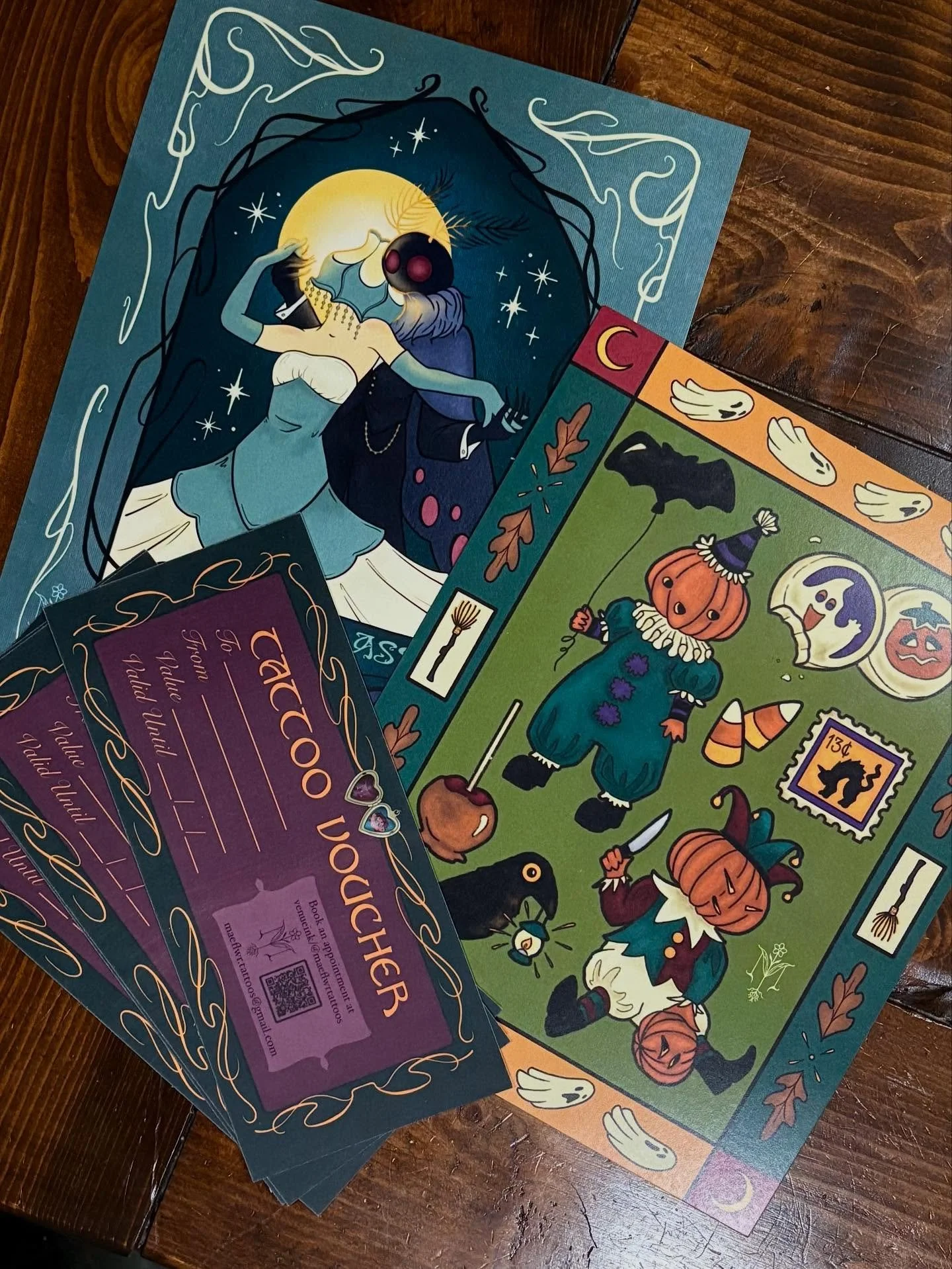 Looking for a holiday gift for your favourite tattoo collector? I&rsquo;ve got tattoo vouchers available in any amount, as well as prints! 
Message me to arrange purchase &amp; pick up @lovealwaystattoos 💕