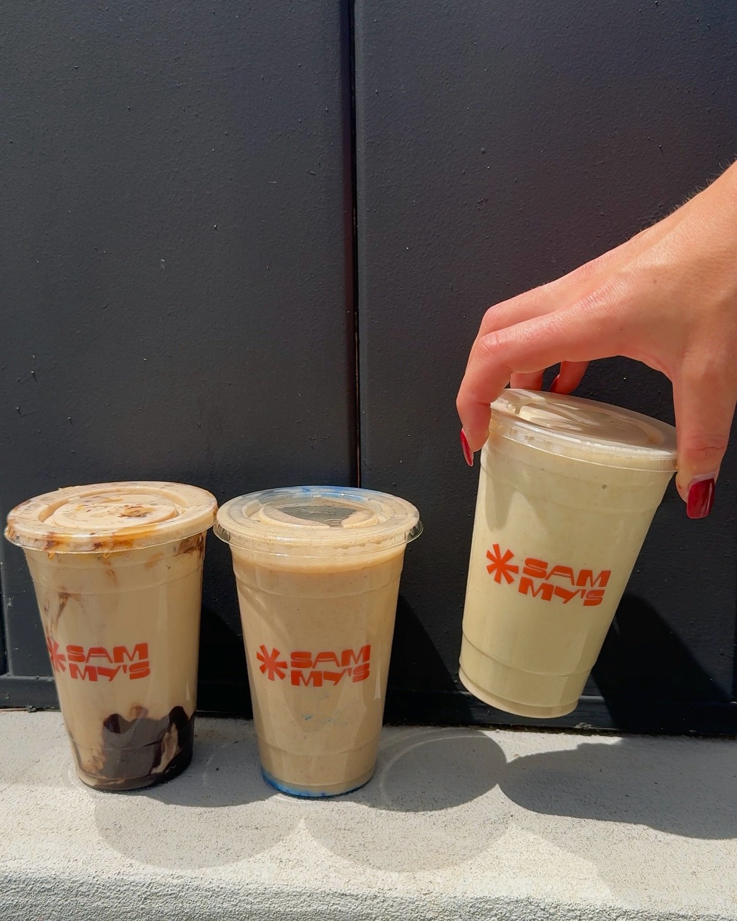 2 for me, 1 for you 😝

FEATURING
Peanut Butter Blossom Cookie🥜🌸
Blue Cloud☁️🩵
Key Lime Pie🍋&zwj;🟩🥧

#smoothies #summervibes☀️ #summermenu #newmenudrop #smoothierecipes