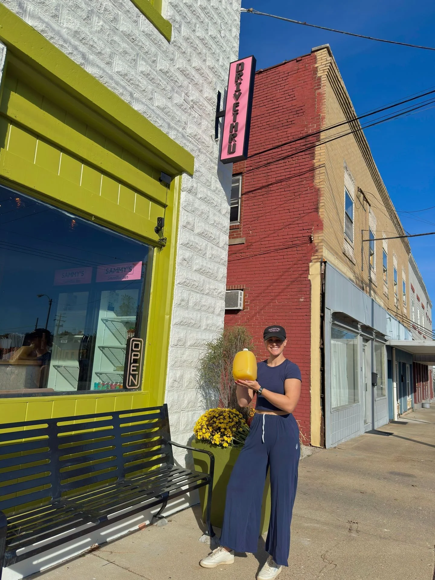 A GALLON OF SUMMER FLING YES PLEASE!!!!
We had our first request for a gallon of juice the other day, and wanted to share with you all! And YES! We can do that!! Holidays are fast approaching... bring something different this year! Great for a mixer 