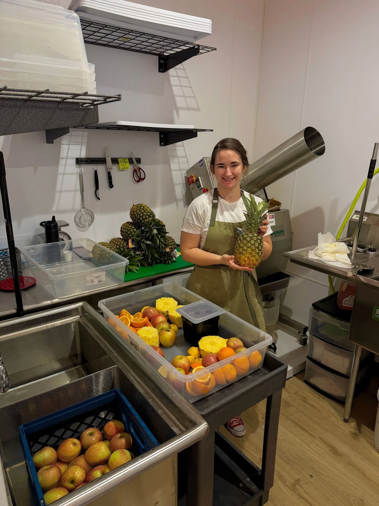 Another day, another batch of FRESH cold-pressed juice!!! 🍊🍍 Who's swinging by for a bottle today??