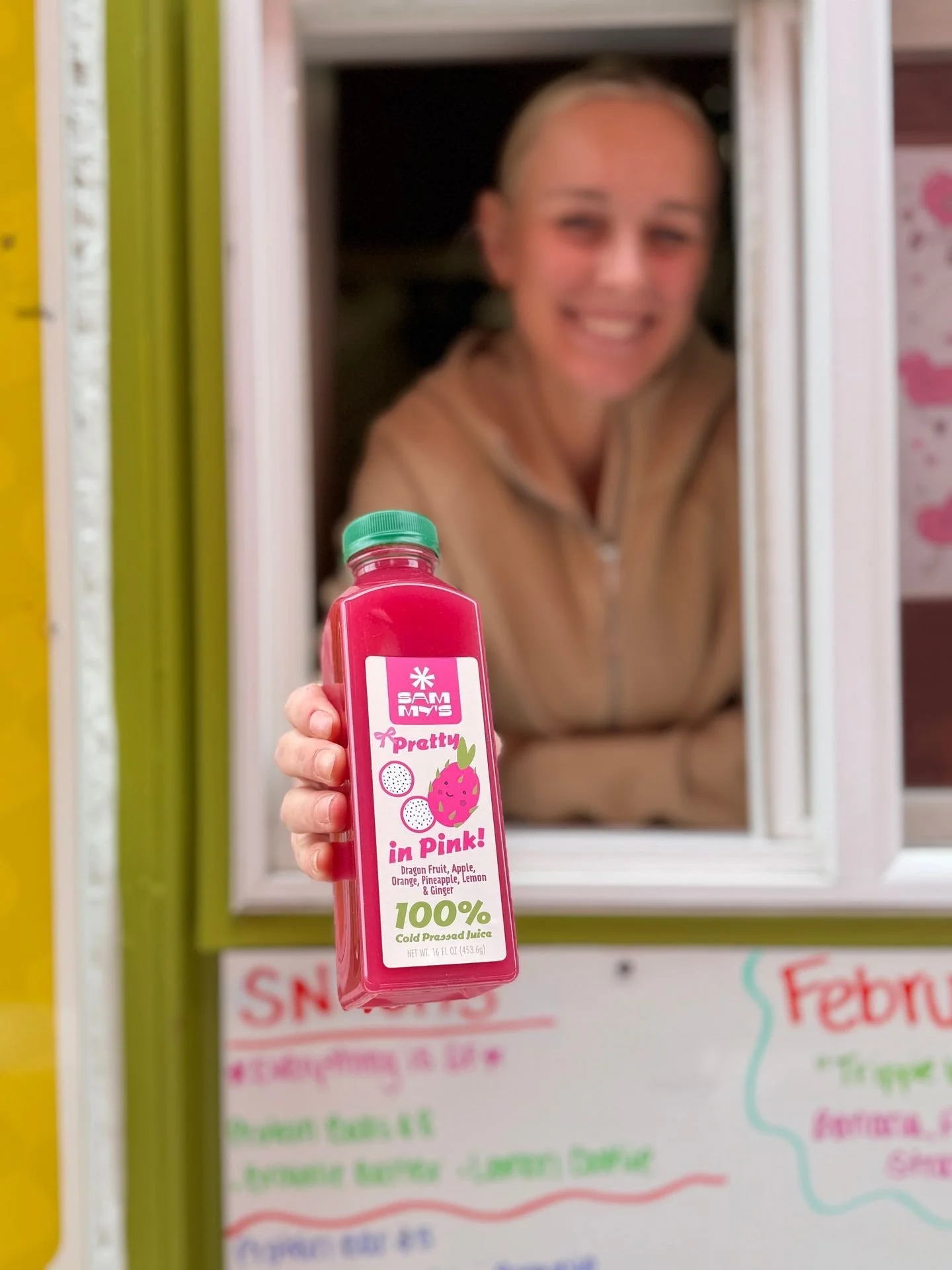 This is your sign to grab a bottle of juice this week through the drive-thru!! It&rsquo;s the easiest and healthiest way to get your fun drink of the day! Which flavor is your favorite?

#sammyssmoothiebar #freshjuice #freshpressedjuice #healthyoptio