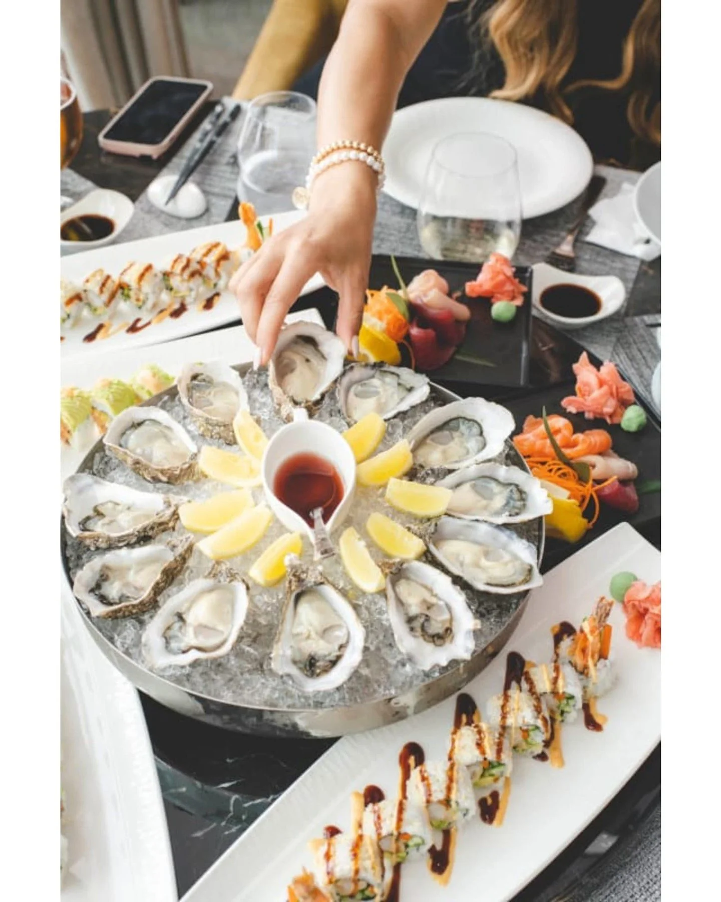 🦪✨ Dive into a culinary delight at Raw on 5 aboard the Celebrity Apex! Savor the freshest oysters and seafood, expertly prepared in a stunning dining atmosphere. Whether you're celebrating a special occasion or simply indulging your taste buds, this