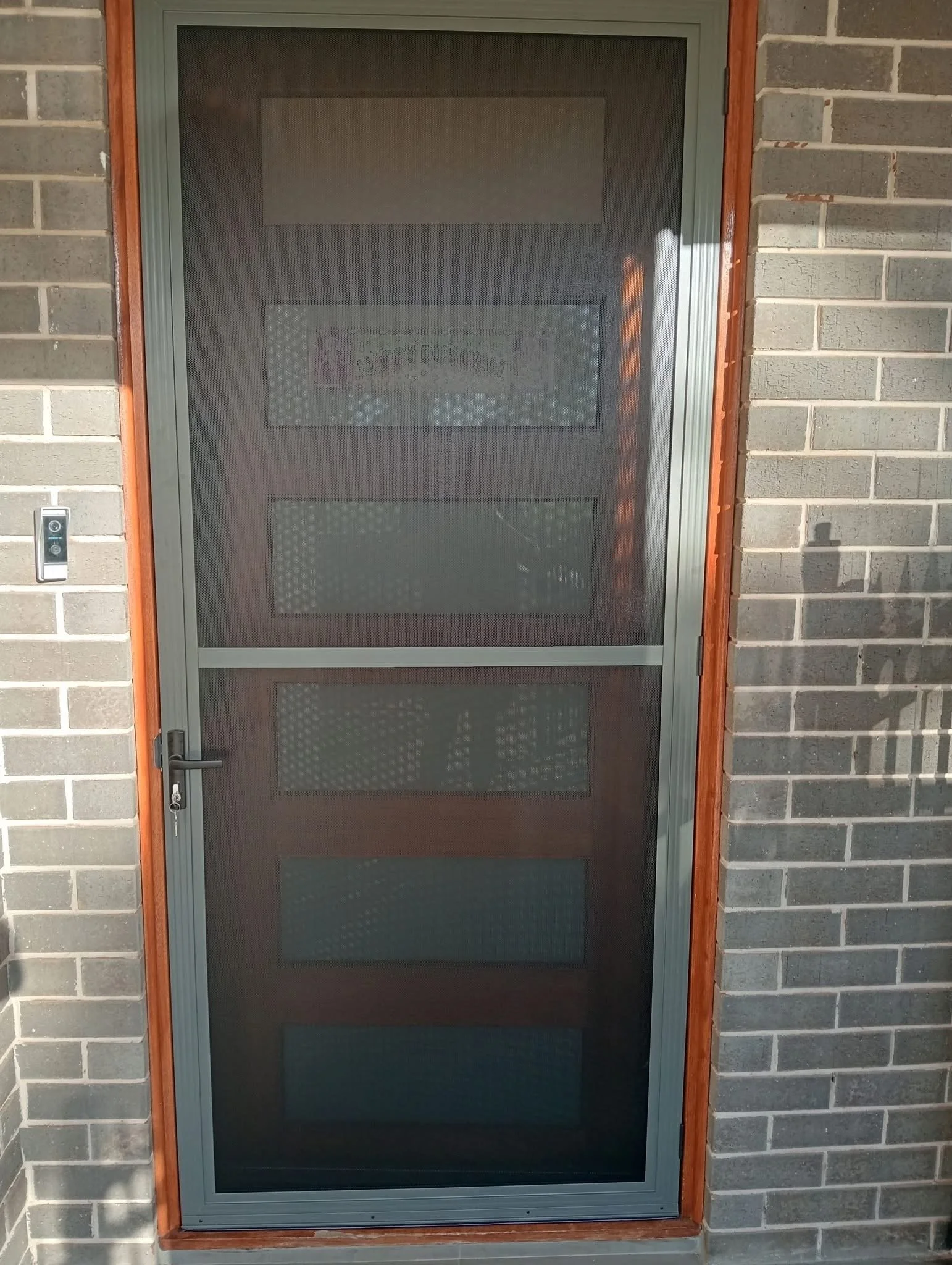 Alu-Gard door with center support for larger doors