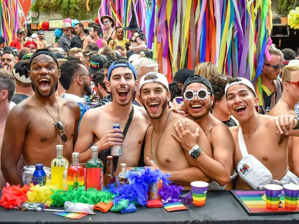 Más allá de la homofobia: qué descubrió realmente la investigación de Pachankis sobre el estrés dentro de la comunidad gay