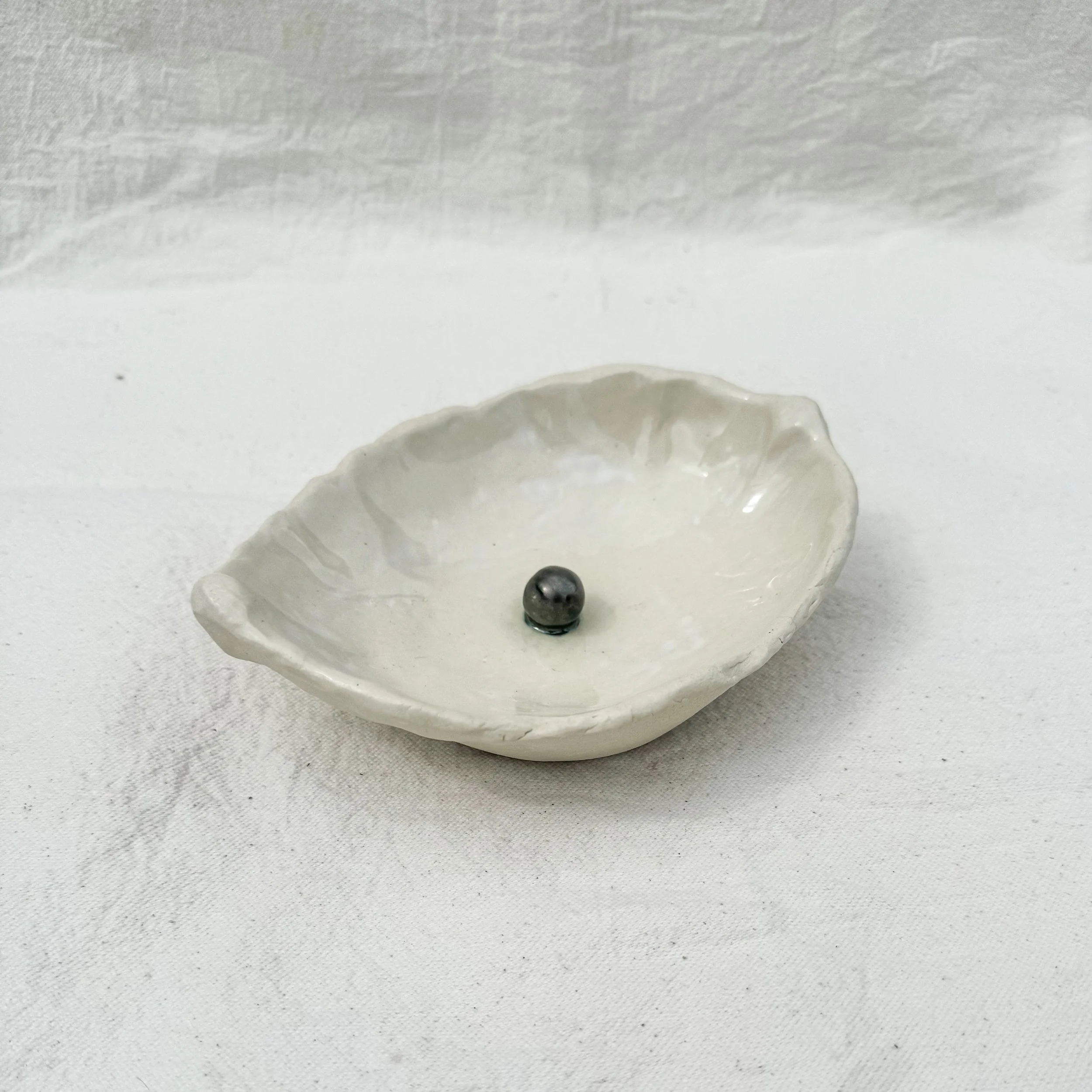 LonelyClay_Bowl_BlackPearl-2.jpg