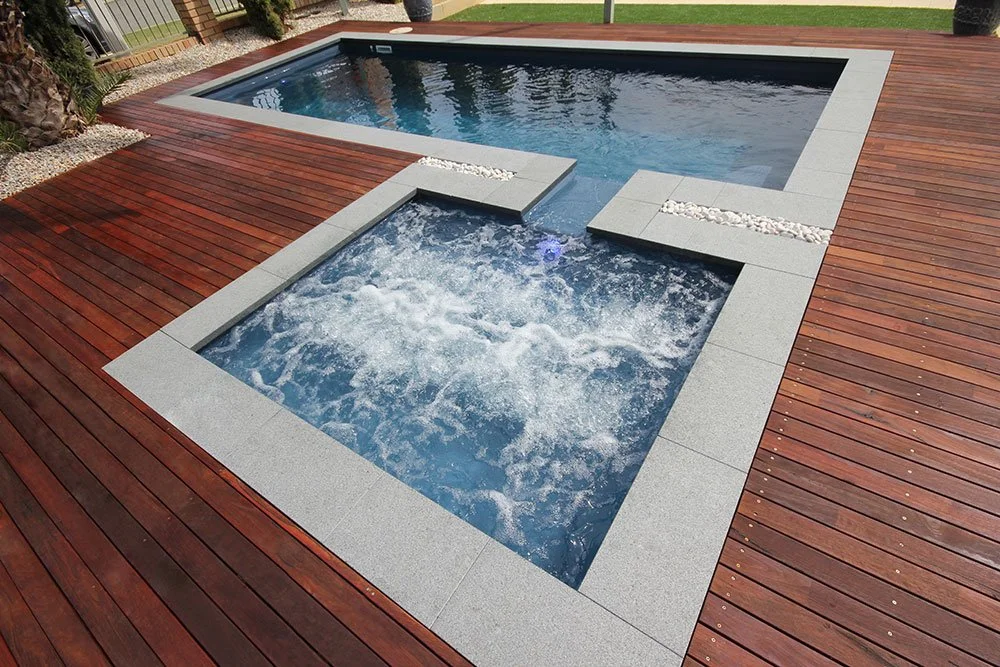 Malibu – 2.2m x 1.8m