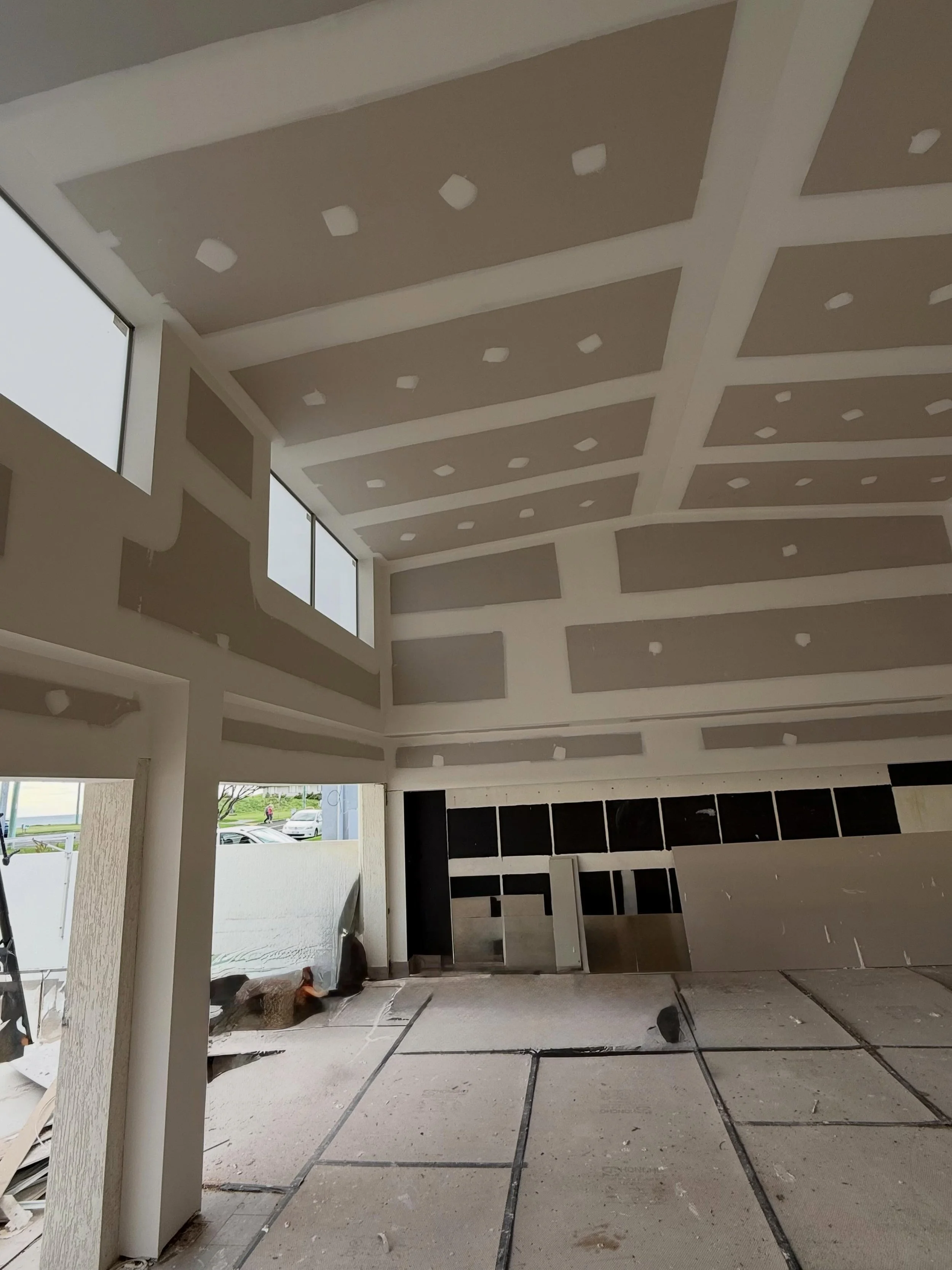 Thirroul Garage Conversion - 

Full custom linings package with stepped bulkheads, square set finish and clean grid detail throughout.
.
.
Builder | @lighthouseprojects_ 
.
.
@csrgyprock 
@wallboardtools 
@awcinsw 
@tapepro 
.
.
#howeslinings #garage