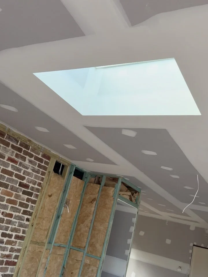 A tidy little downstairs retreat conversion in Miranda.
.
.
@csrgyprock 
@tapepro
@awcinsw 
@wallboardtools 
.
.
#HowesLinings #Miranda #FeatureCeiling #Skylight  #QualityWorkmanship