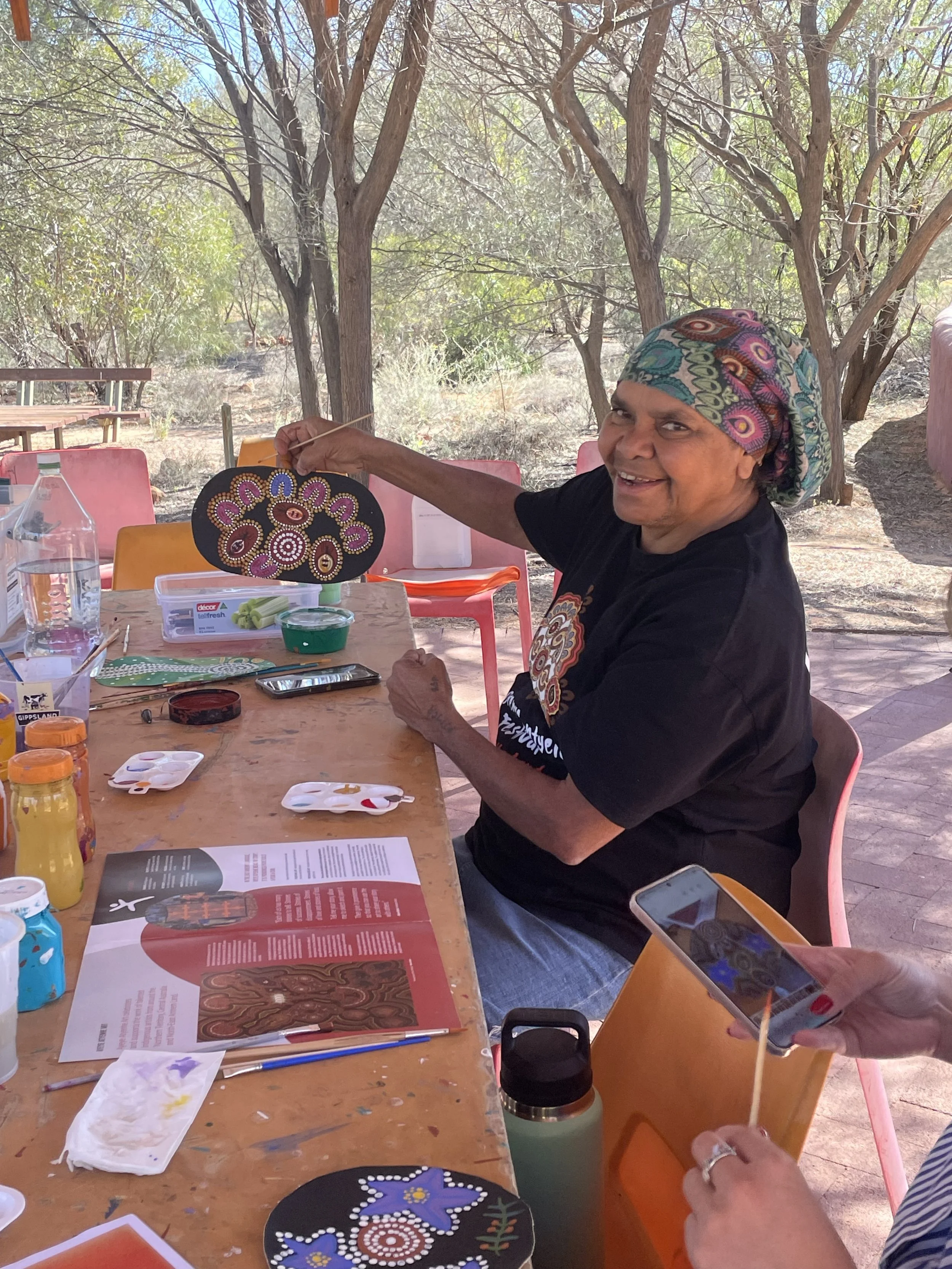 Indigene Kunst im Outback erleben