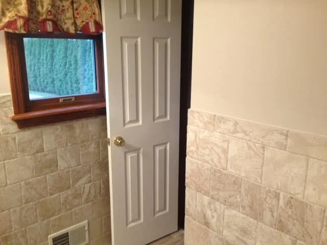Bathroom 3B.jpg