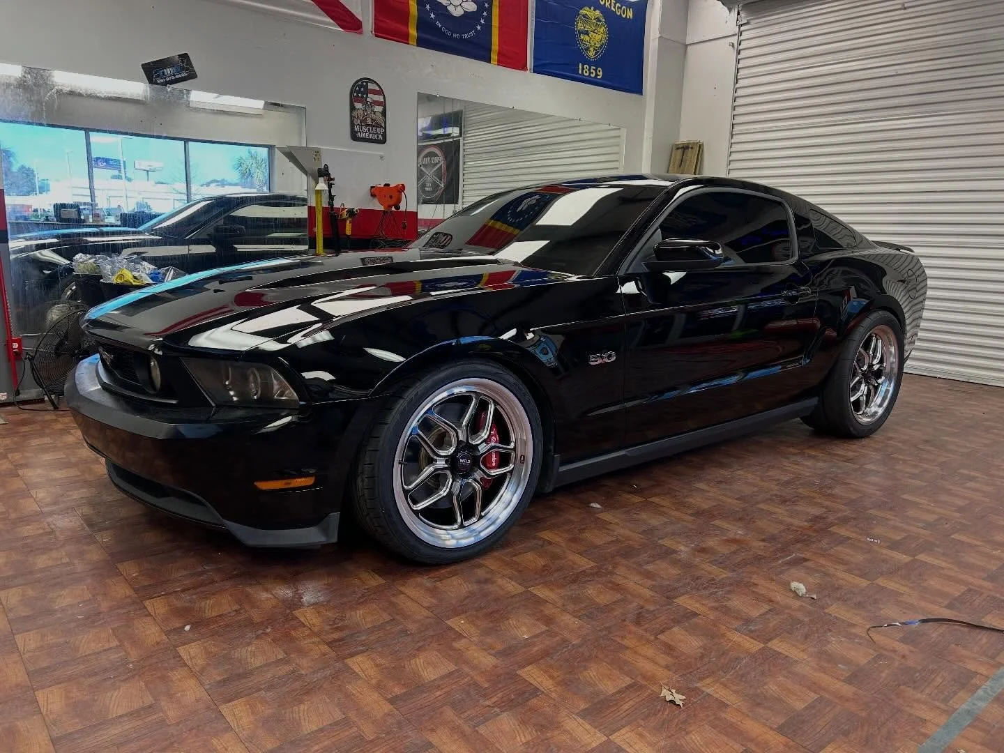 Several black Mustangs through the shop these past few weeks. A couple of courtesy washes for my friends at @totalmotorsportsolutions and a 2 step correction on another. Video for that one will be posted when the bumpers &amp; hood are replaced. 

Lu