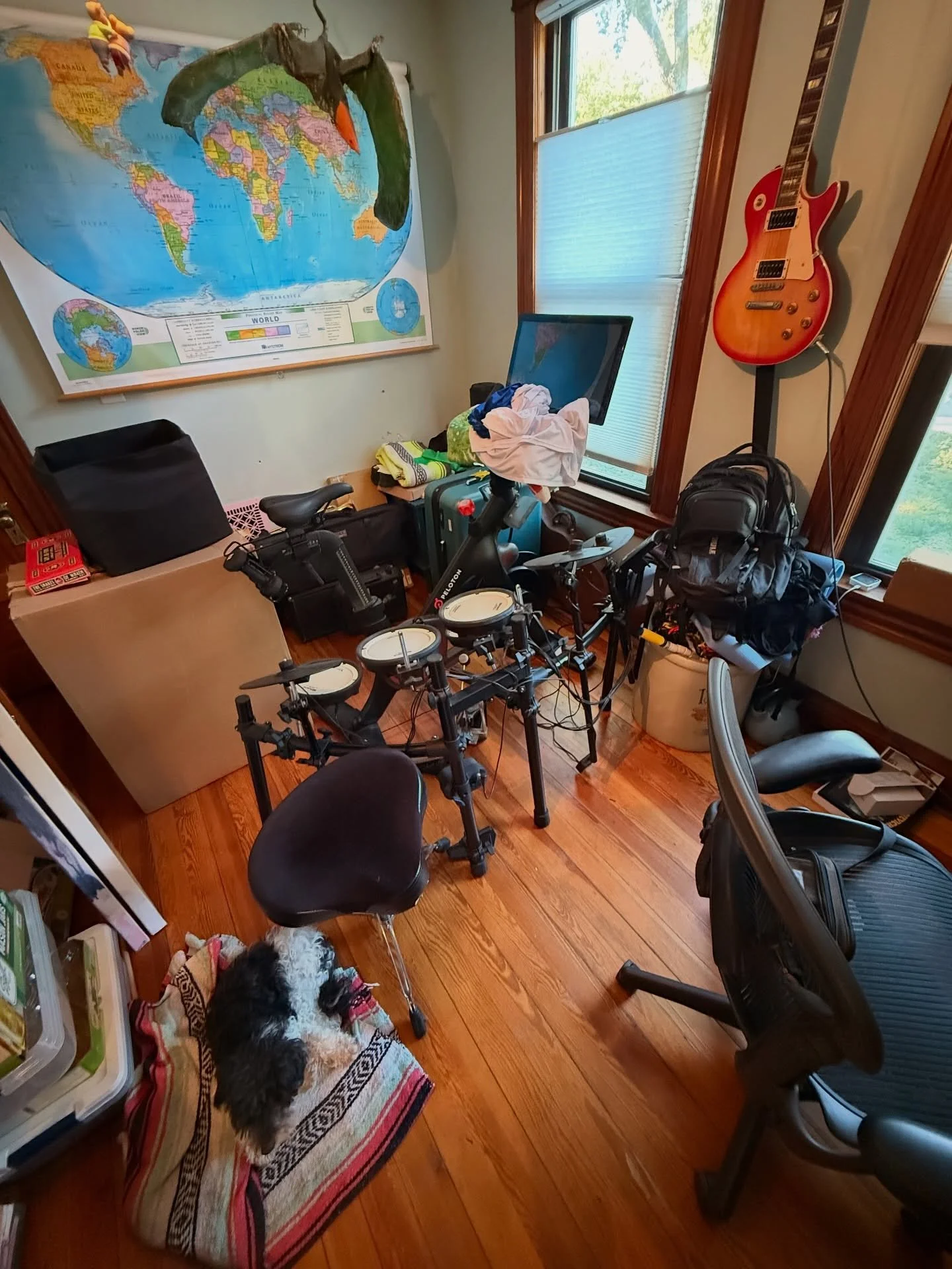 From clutter to creativity! Little Mister Fix It worked magic for a client who needed a multipurpose space to work out, paint, and sew. The result? A haven for self-expression and inspiration! If you have a room that needs to be transformed, reach ou