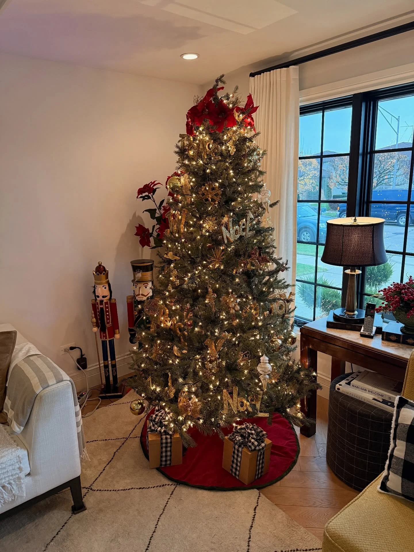 With arm surgery keeping this client from decorating, Little Mister Fix It stepped in to bring the holiday magic! We unpacked their d&eacute;cor, lit and decorated the tree, and gave their outdoor wreath a fresh, festive glow