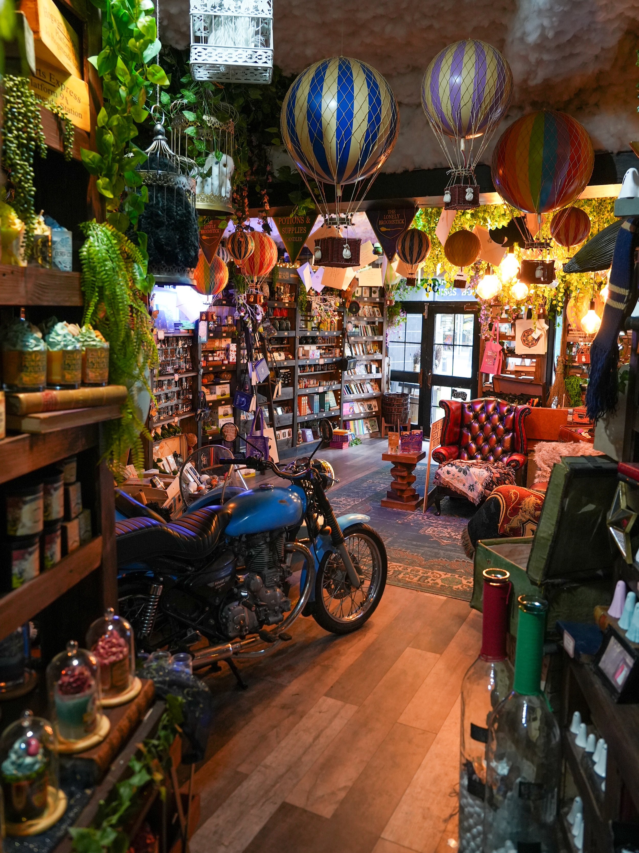 ✨Wishing you all a magical day! We are open every day of the week!✨