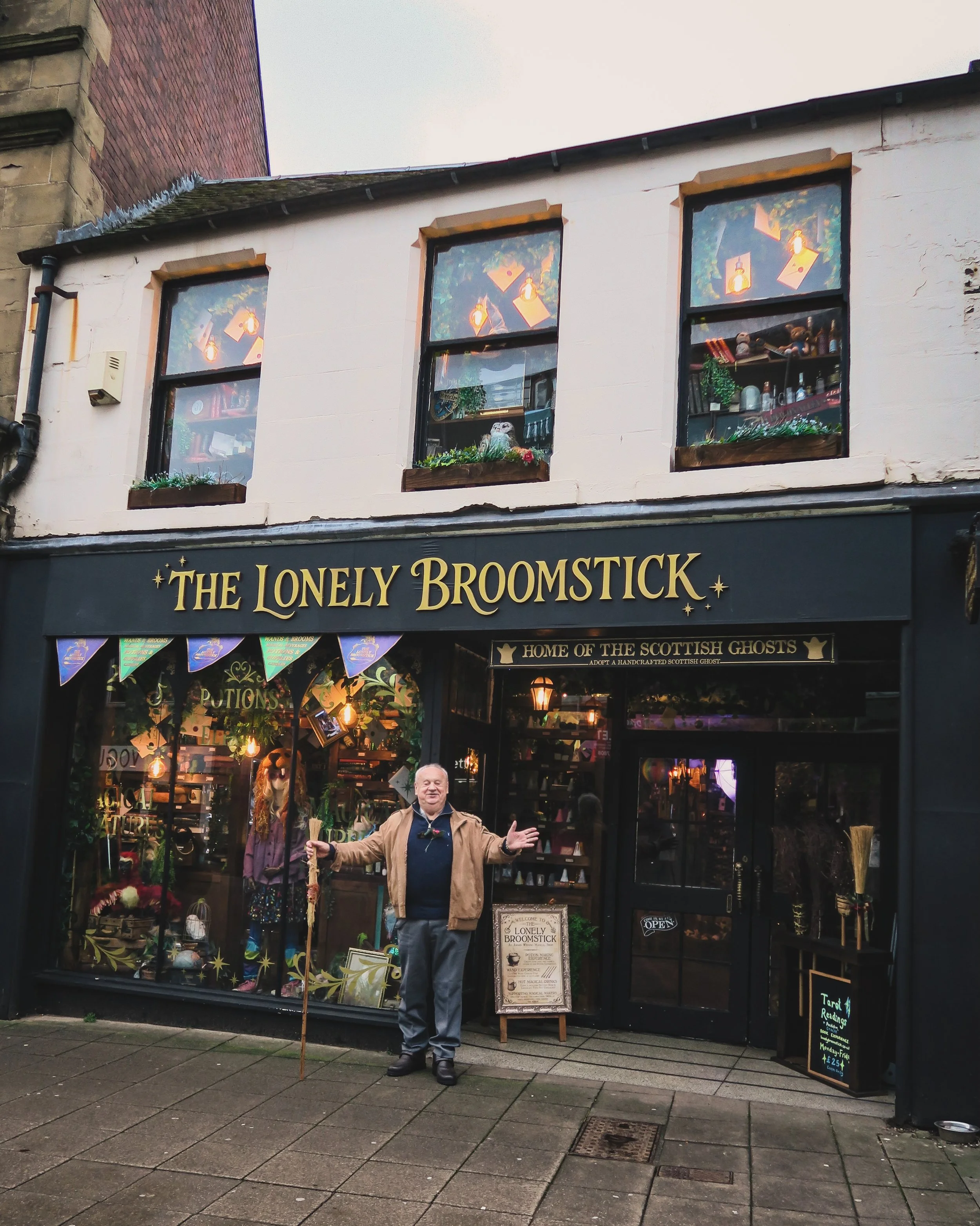 ✨The sunny weather is slowly arriving here in Scotland! Make sure to pop by at The Lonely Broomstick! We are open 7 days  week!✨