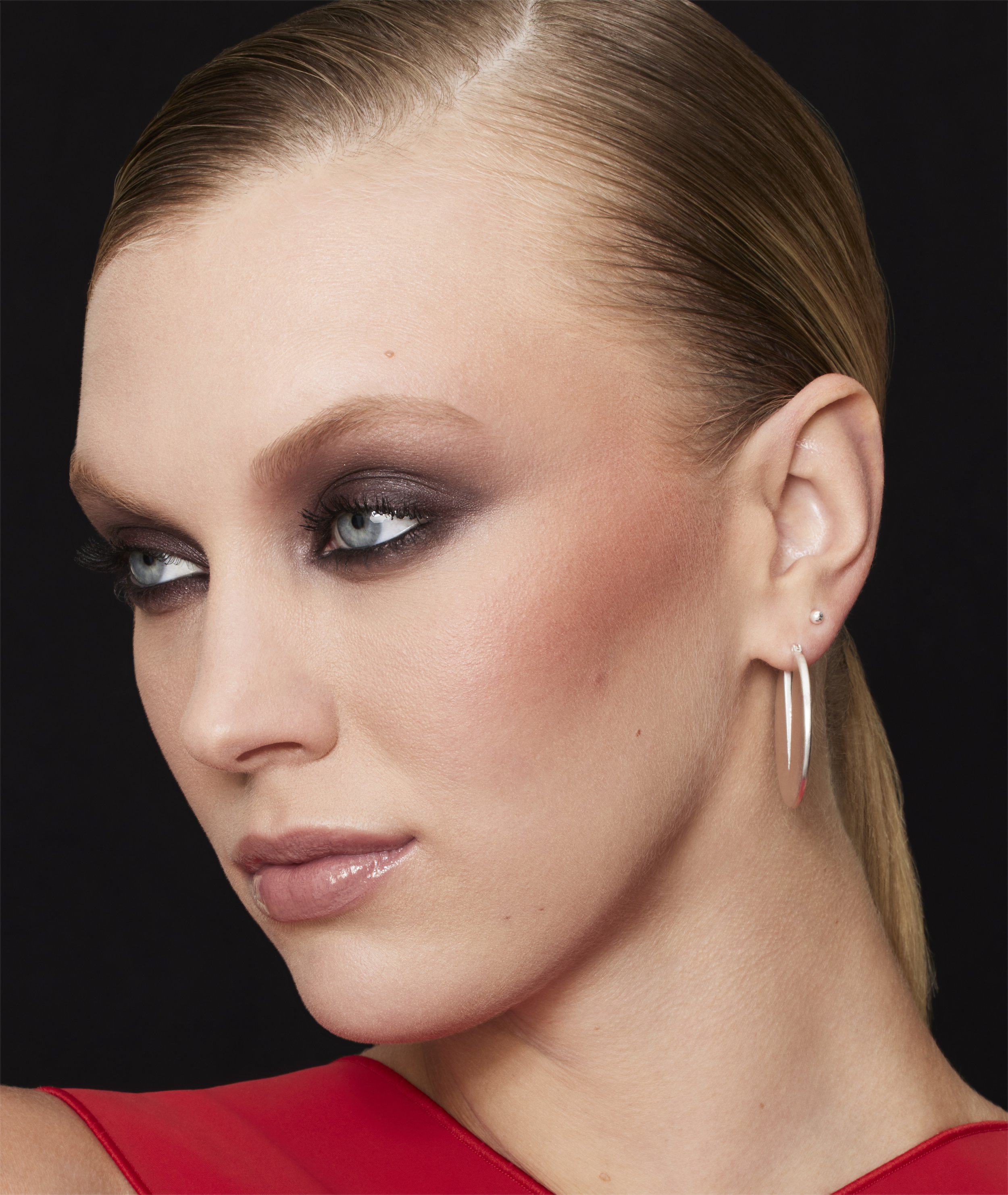 NARS_Social_Organic_HolidayArtistry_Climax_Shot09_Set03_057.jpg