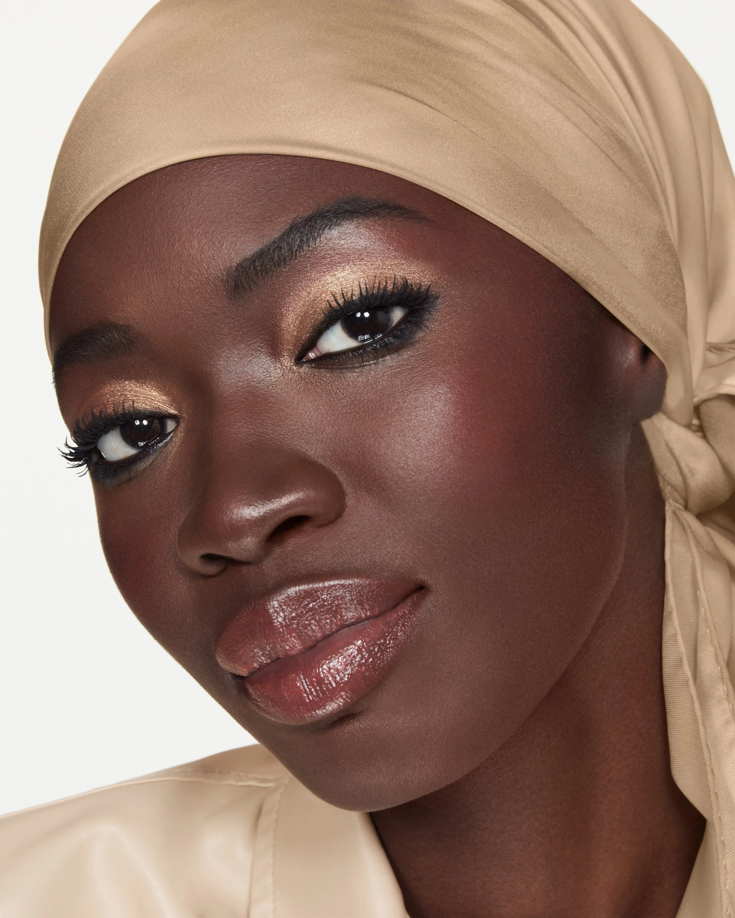 NARS_SP22_Q2_Social_OnModel_Stills_Fatou_Look3_SummerEyeFocus_007.jpg
