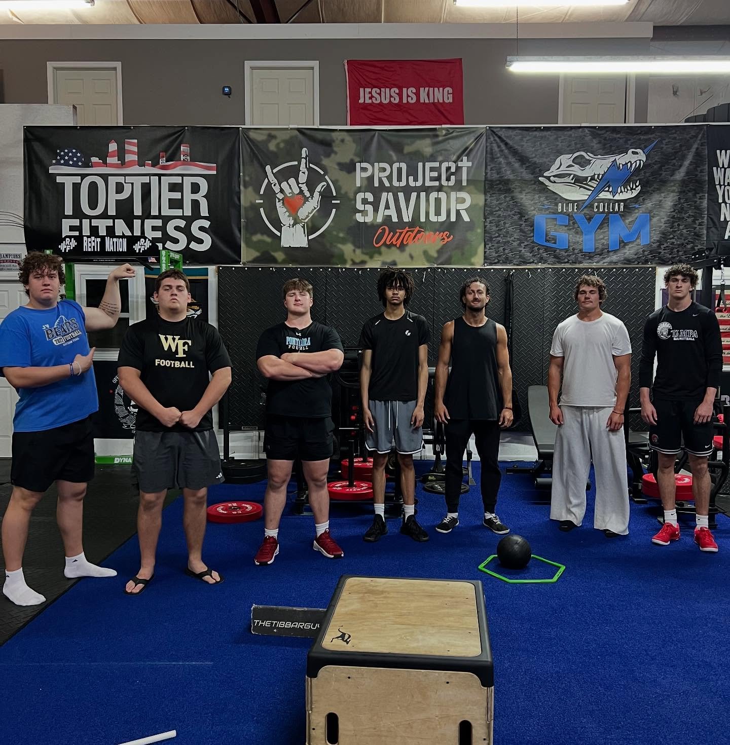 Everyone over 6’3 and playing or played college sports. Great way to start the morning🫡 @martin__4550 @schwartz_hayden @gradyws_77 @zachmarshall77 @njspicer71 @camcooper01