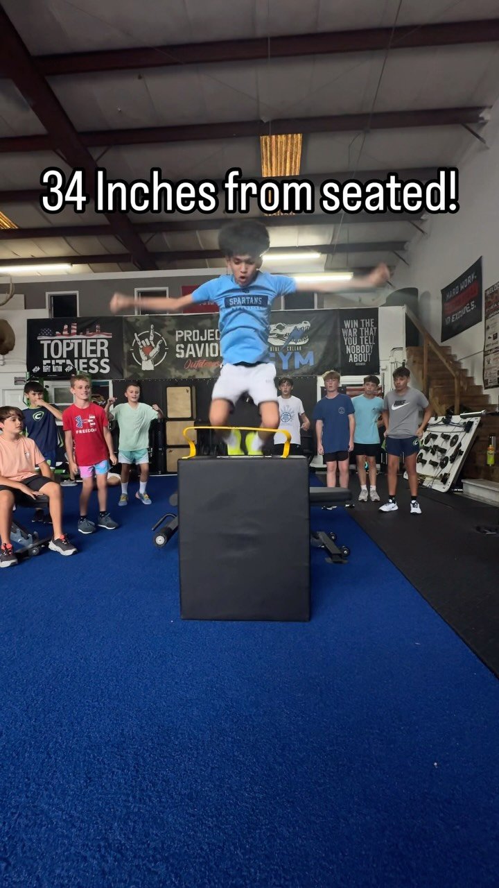 JUMPING OVER 34 INCHES… FROM A SEATED POSITION.
Athletes who can produce more force vertically are almost always:
• Faster on the field
• More explosive in all directions
• Harder to knock off balance
• Quicker off the