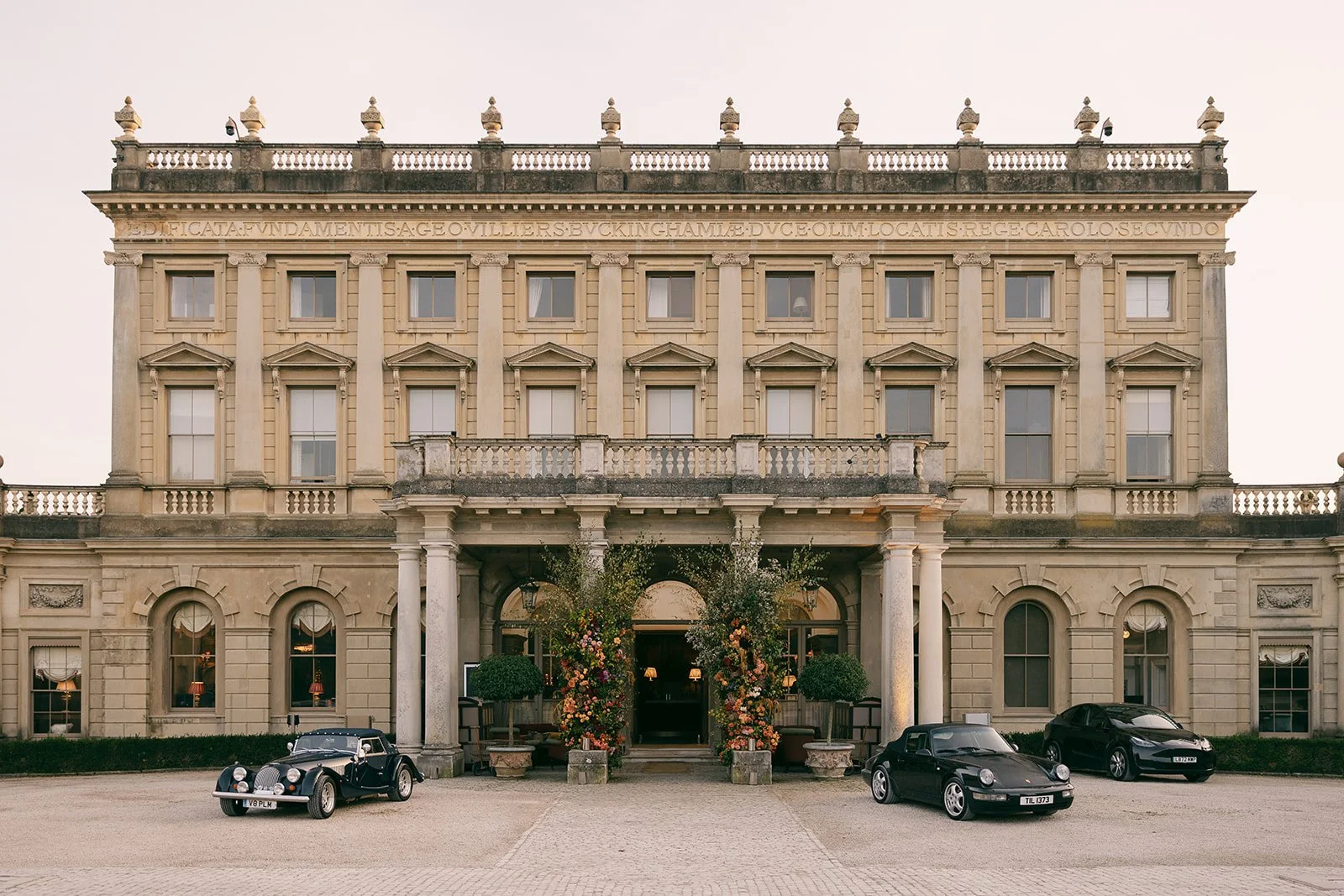 Are You a Style Obsessed Couple? Here’s How to Plan Your Wedding to Get the Best Out of Your Photos