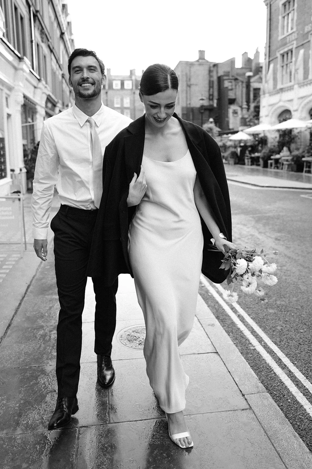 Editorial London elopement with 90s quiet luxury wedding