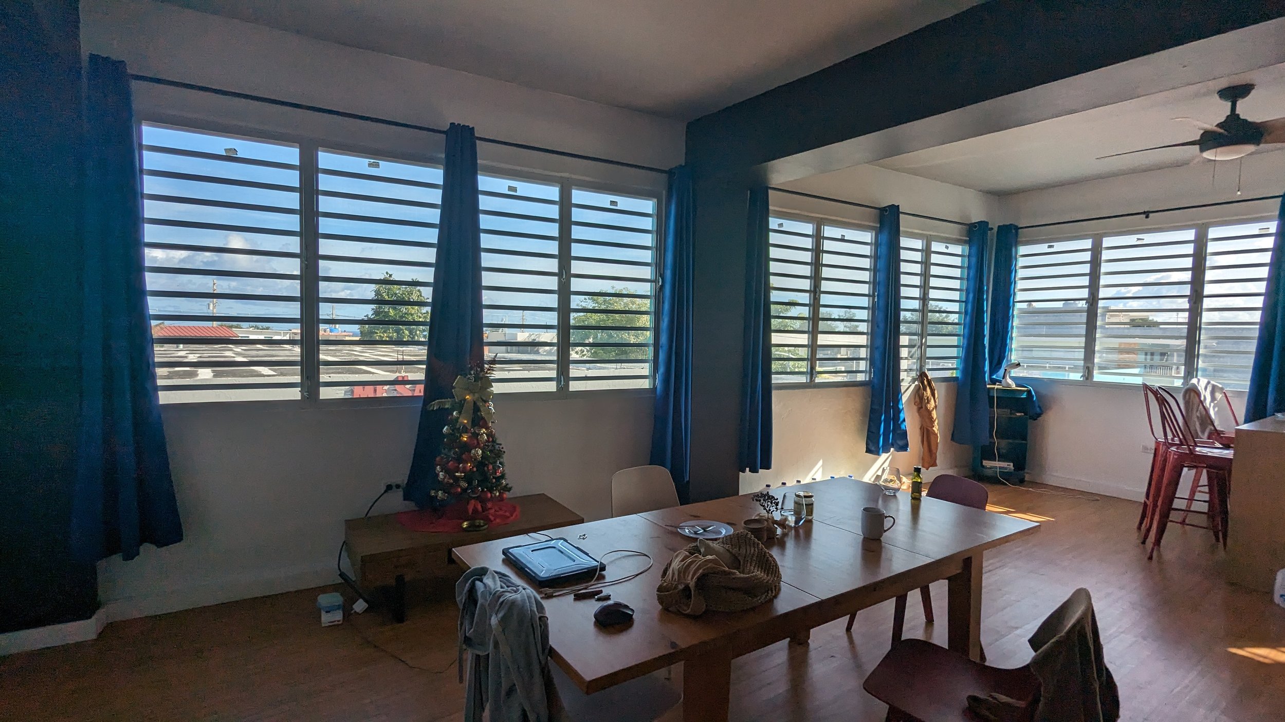 Isabela AirBnB Desk.jpg