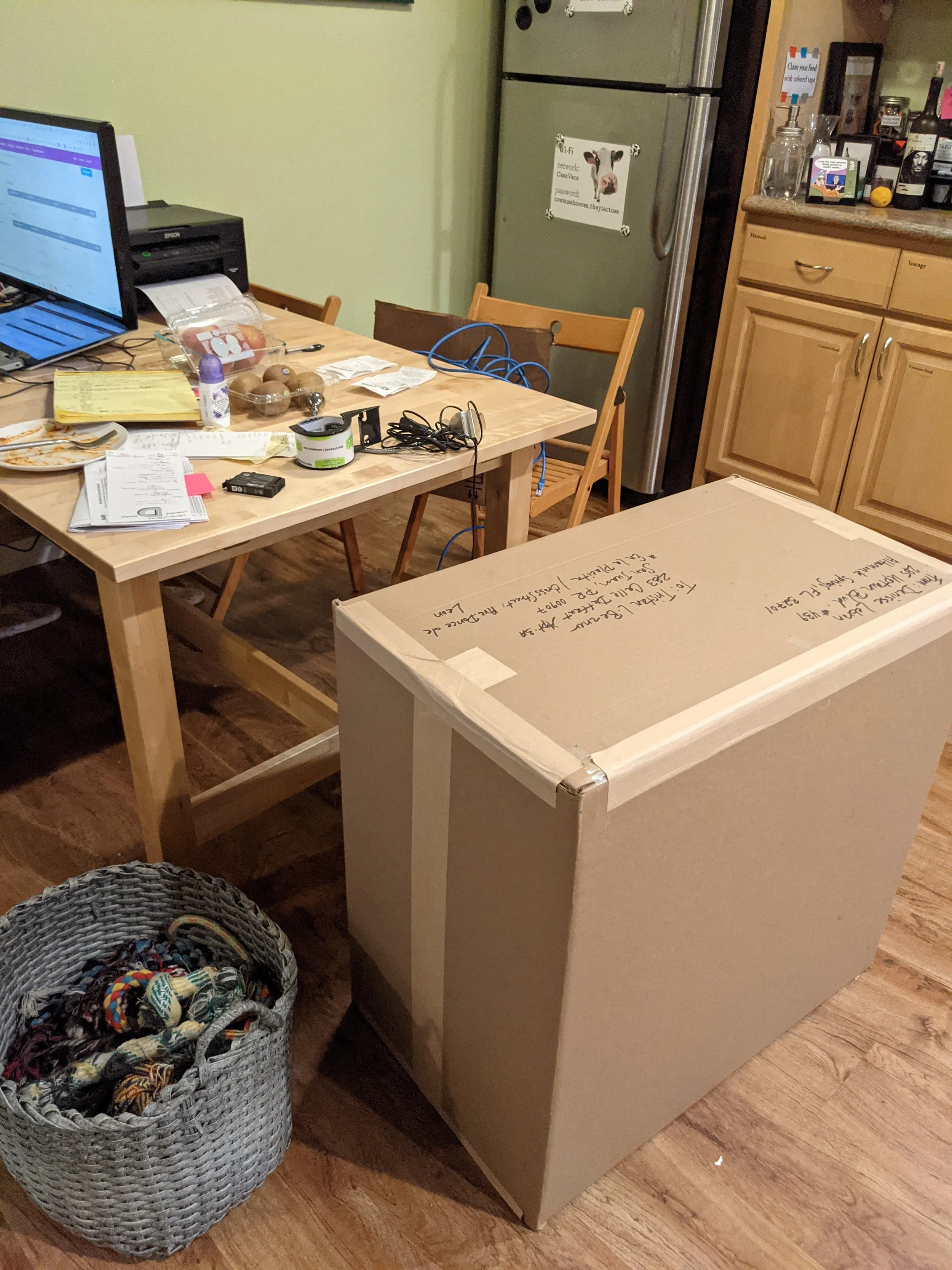 Oakland AirBnB Desk.jpg