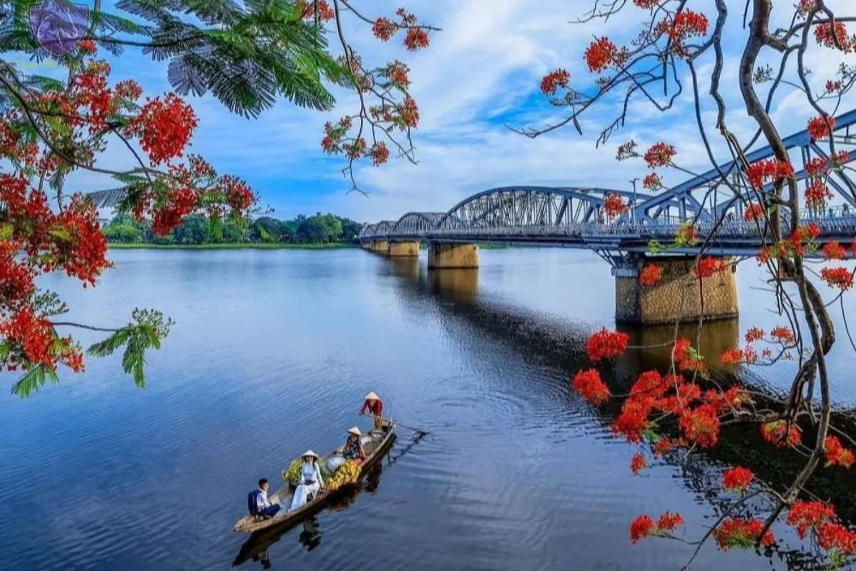 Perfume River Hue.jpg