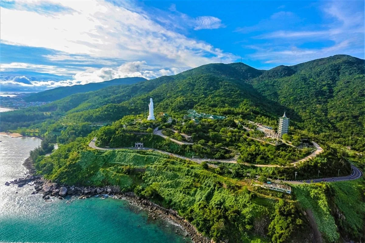 Son Tra Peninsula.jpg