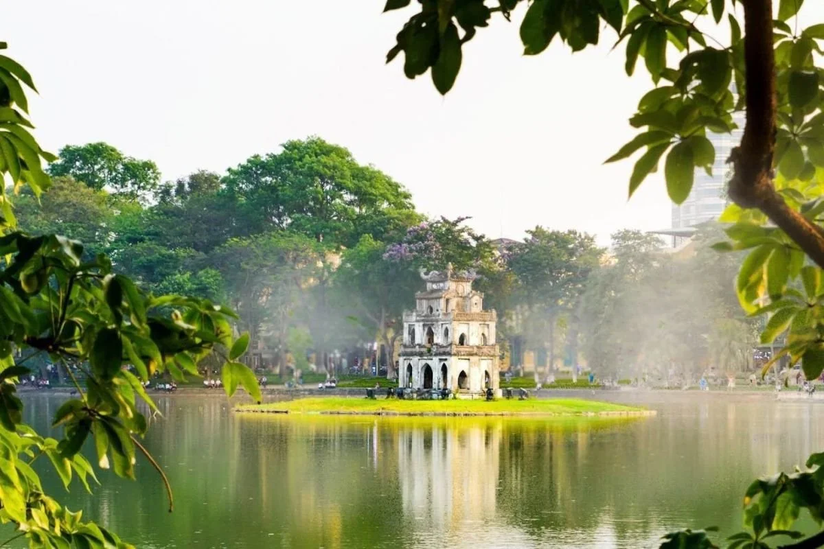 Hoan-Kiem-Lake-Hanoi