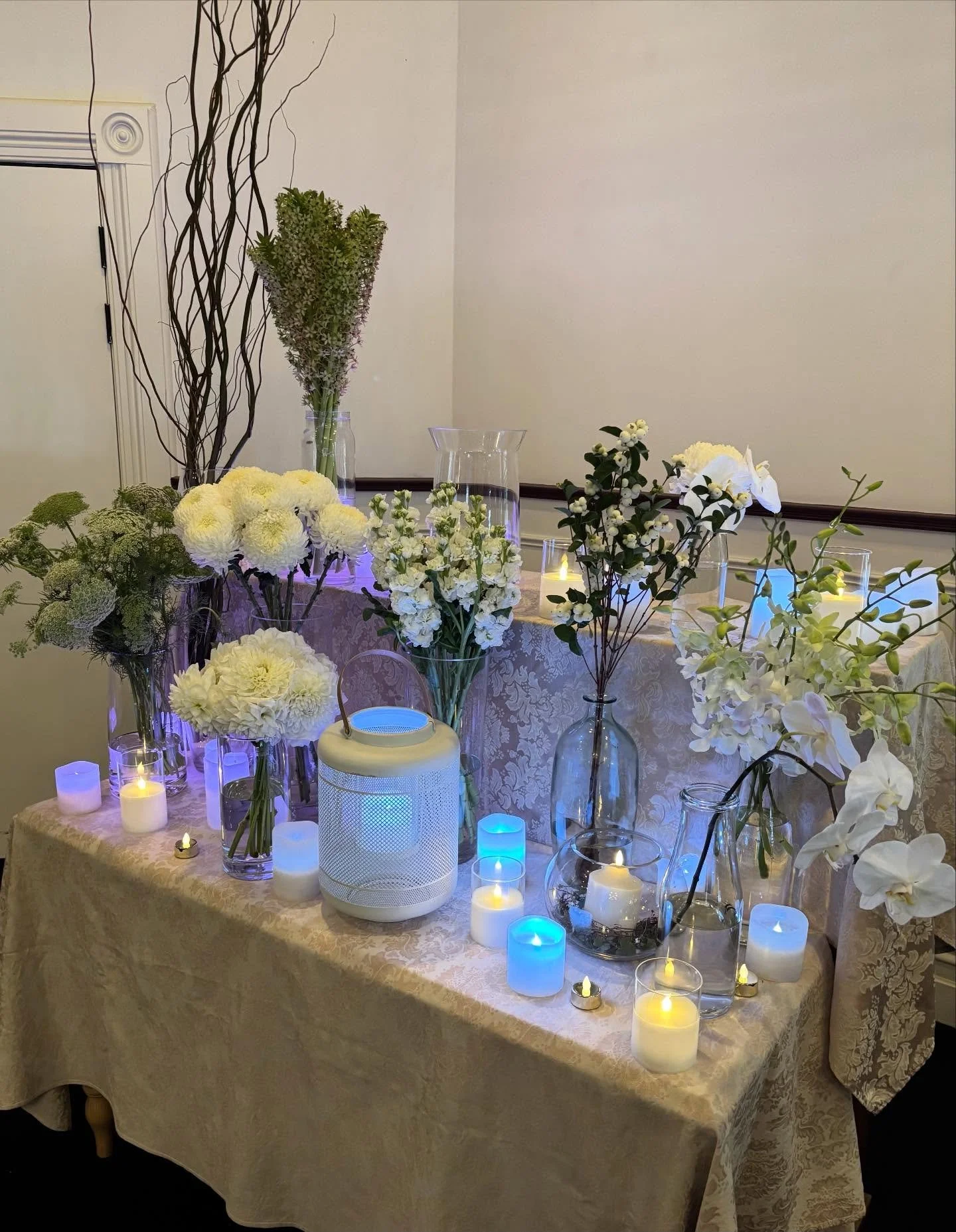 Funeral feelings

There&rsquo;s something quite powerful about taking a space that can feel a little stark or unfamiliar, like a chapel, and gently transforming it - bringing warmth in and filling it with love.

Candlelight has a beautiful way of doi