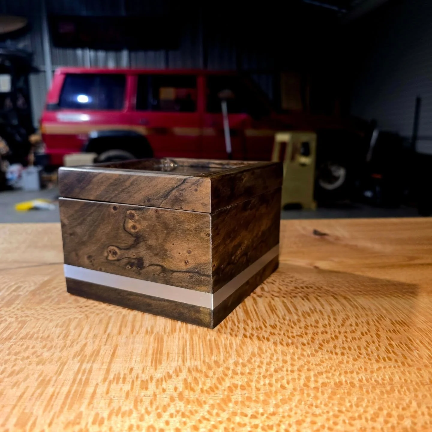 Small glass top box for an antique pocket watch. Made from napunyah timber salvaged locally
#woodworking #australiantimber #australianhardwood #watchbox #pocketwatch #fiddes #fiddeshardwaxoil