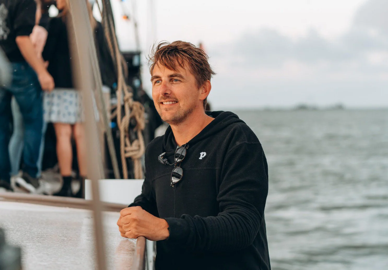 Hunkering-on-water kopie.jpg