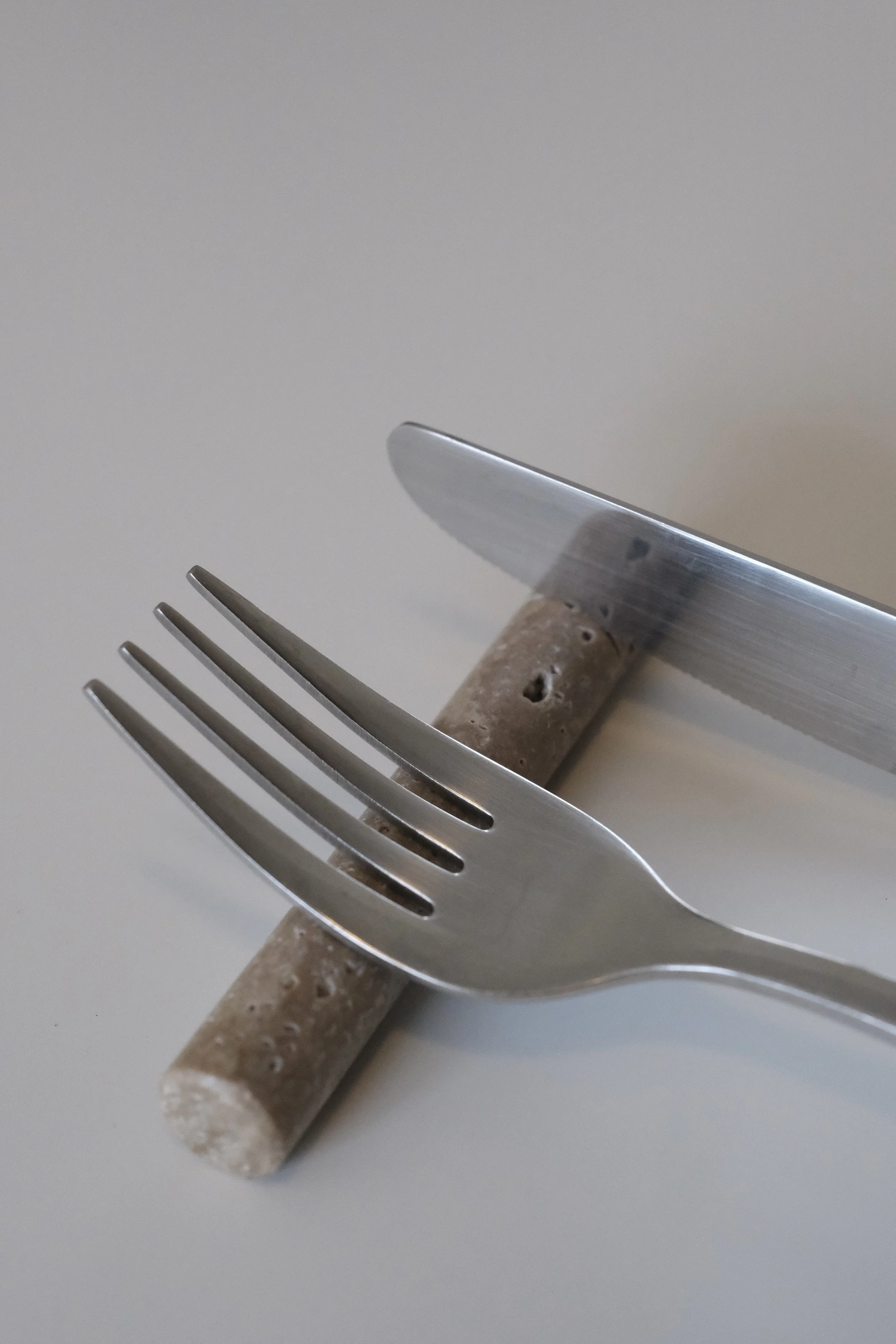 Marble_Cutlery Rests_Travertino Classico5.jpg