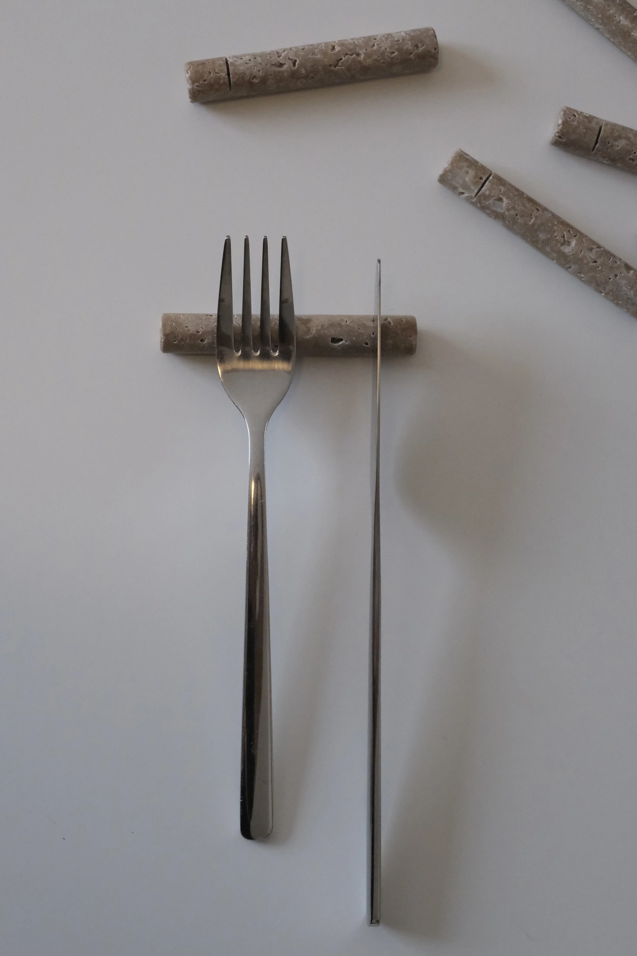 Marble_Cutlery Rests_Travertino Classico9.jpg