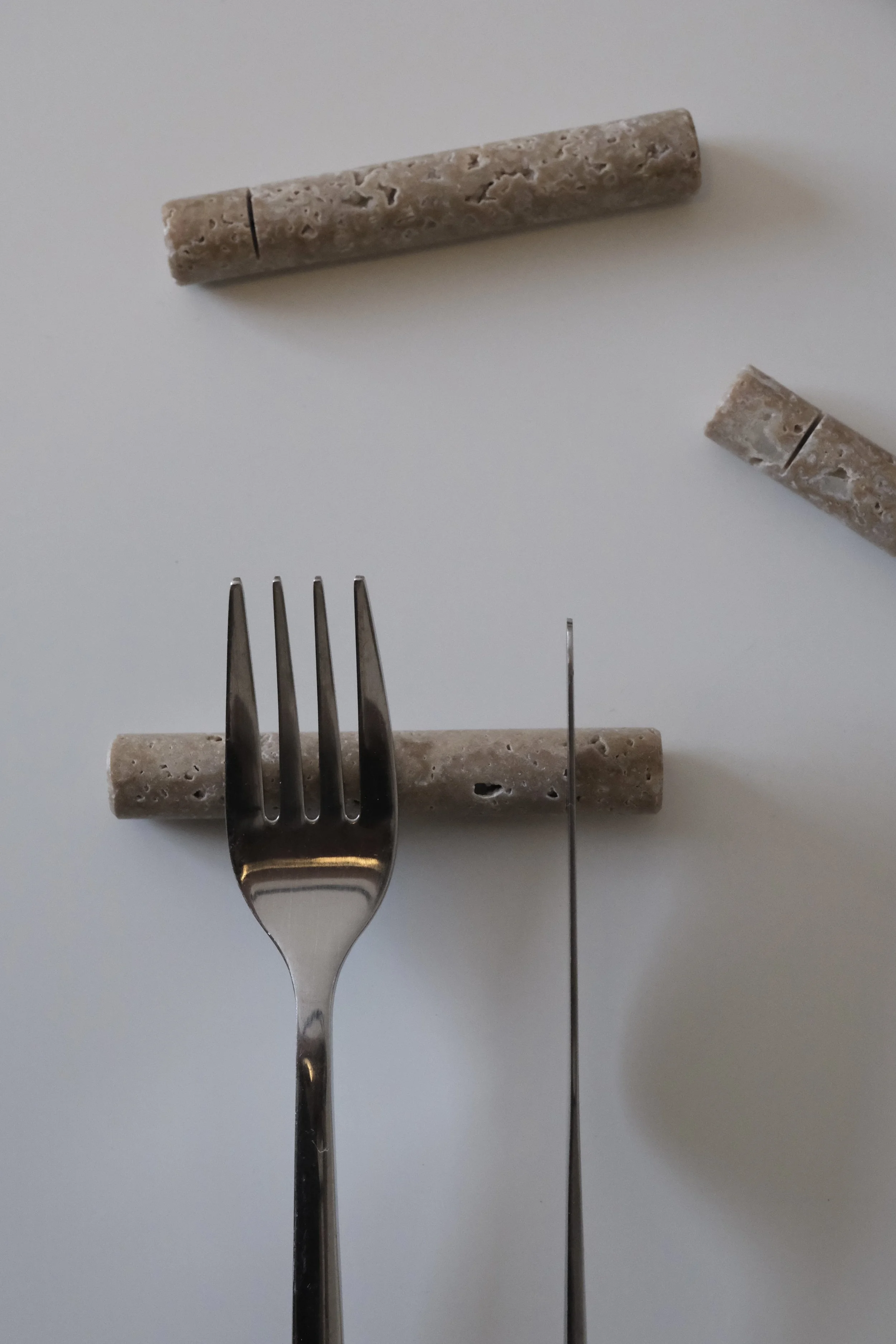 Marble_Cutlery Rests_Travertino Classico8.jpg