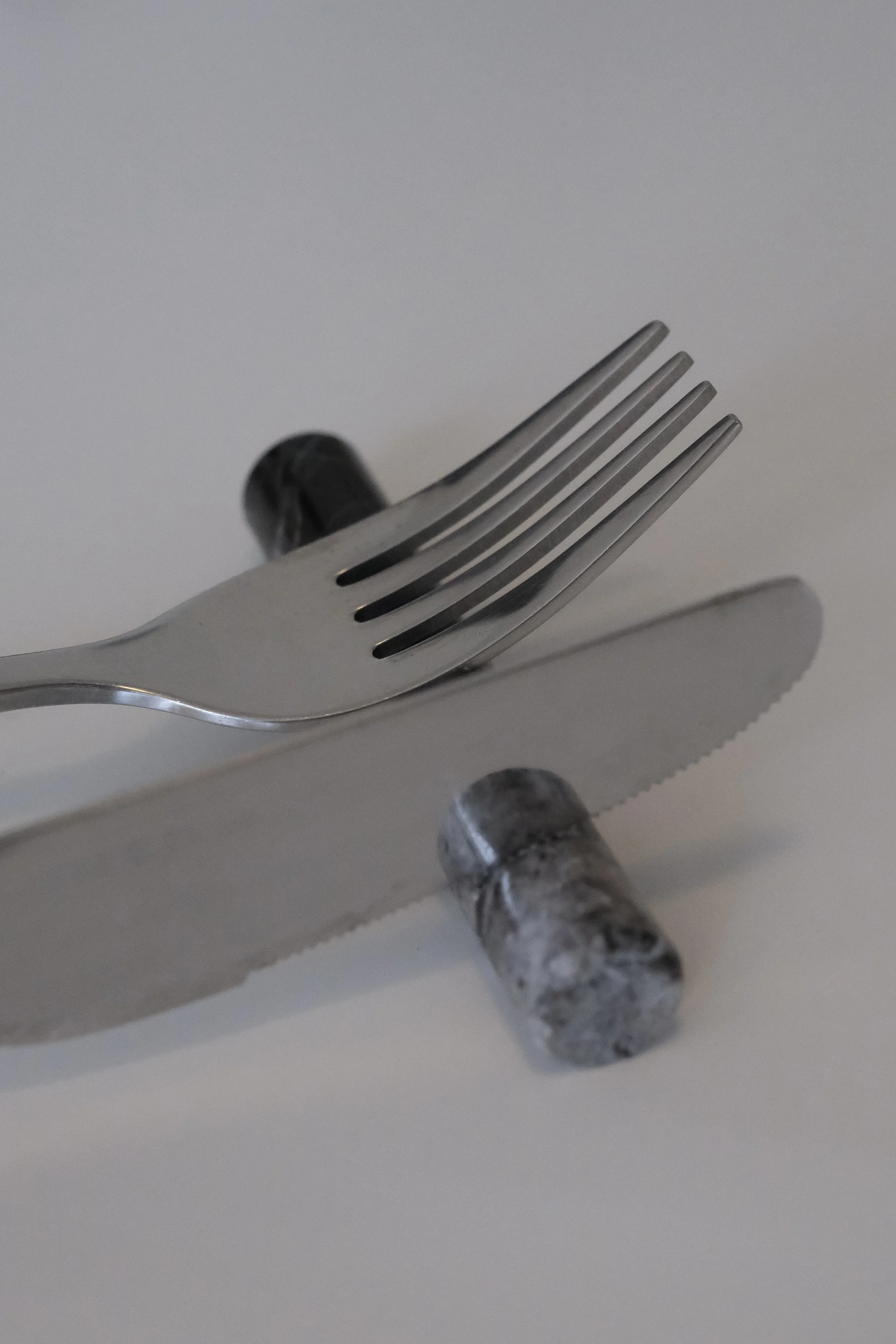 Marble_Cutlery Rests_Rosso Levanto3.jpg