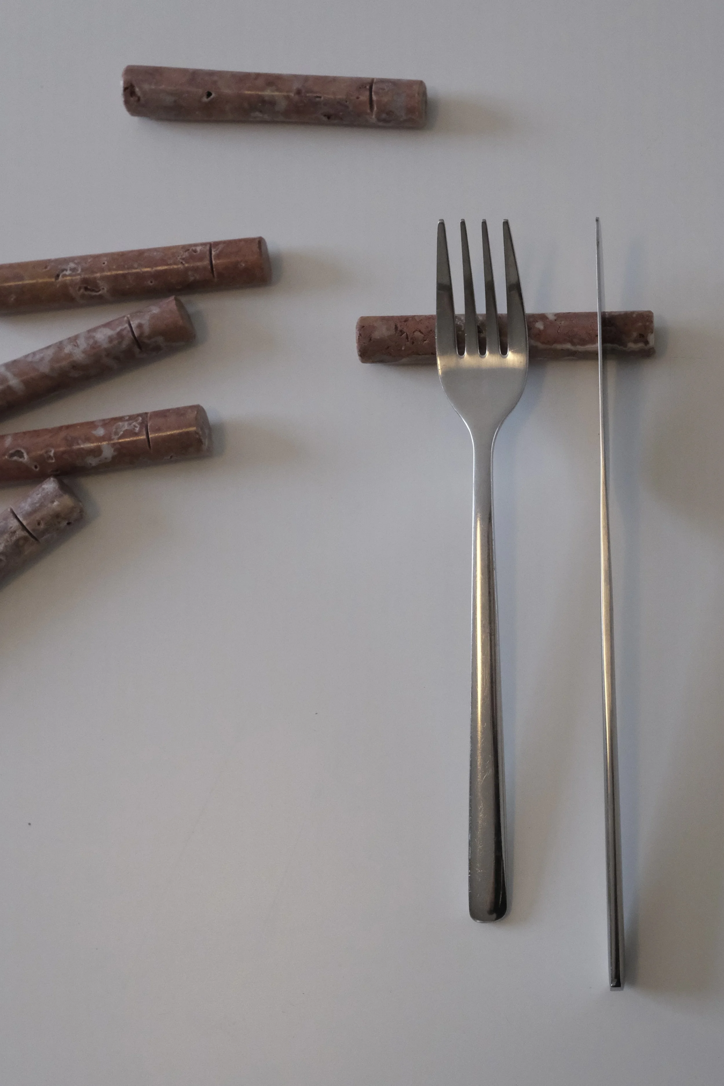 Marble_Cutlery Rests_Travertino Rouge6.jpg