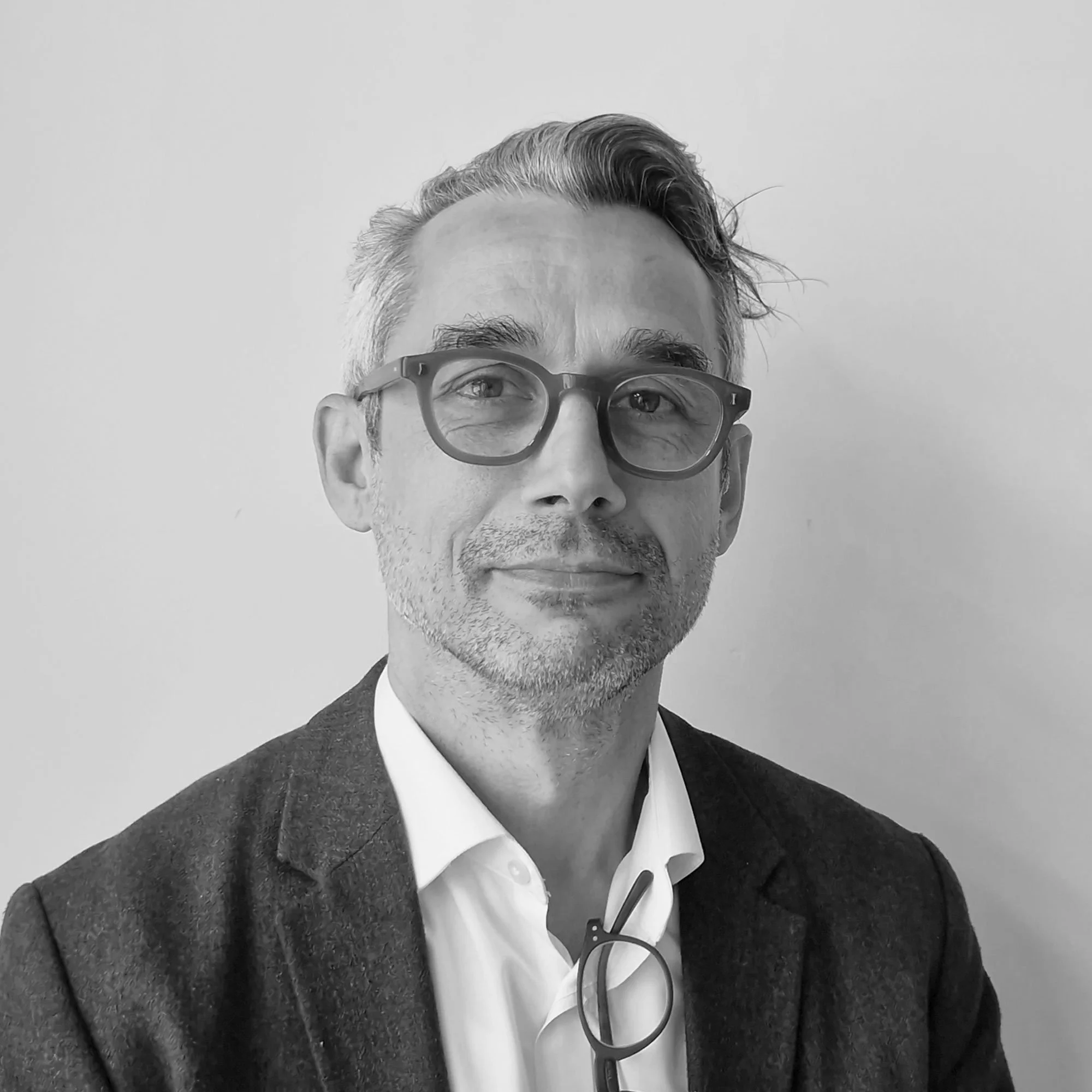 Artur Kramarczyk | Associate Director