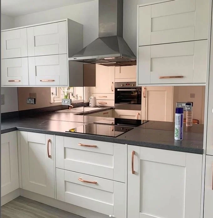 PEACH MIRROR SPLASHBACK 3.JPG