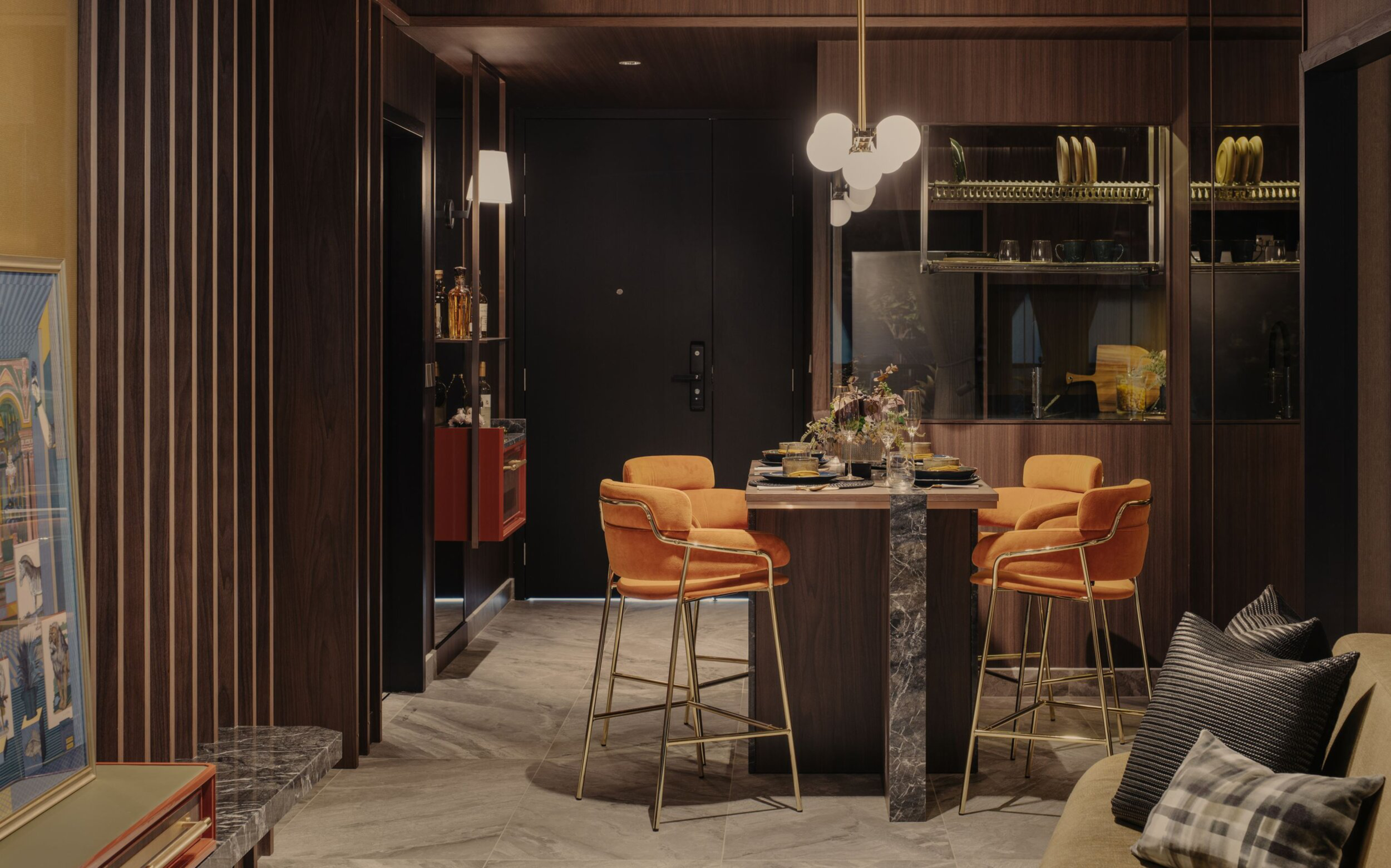 THE COMMODORE - SHOW SUITE