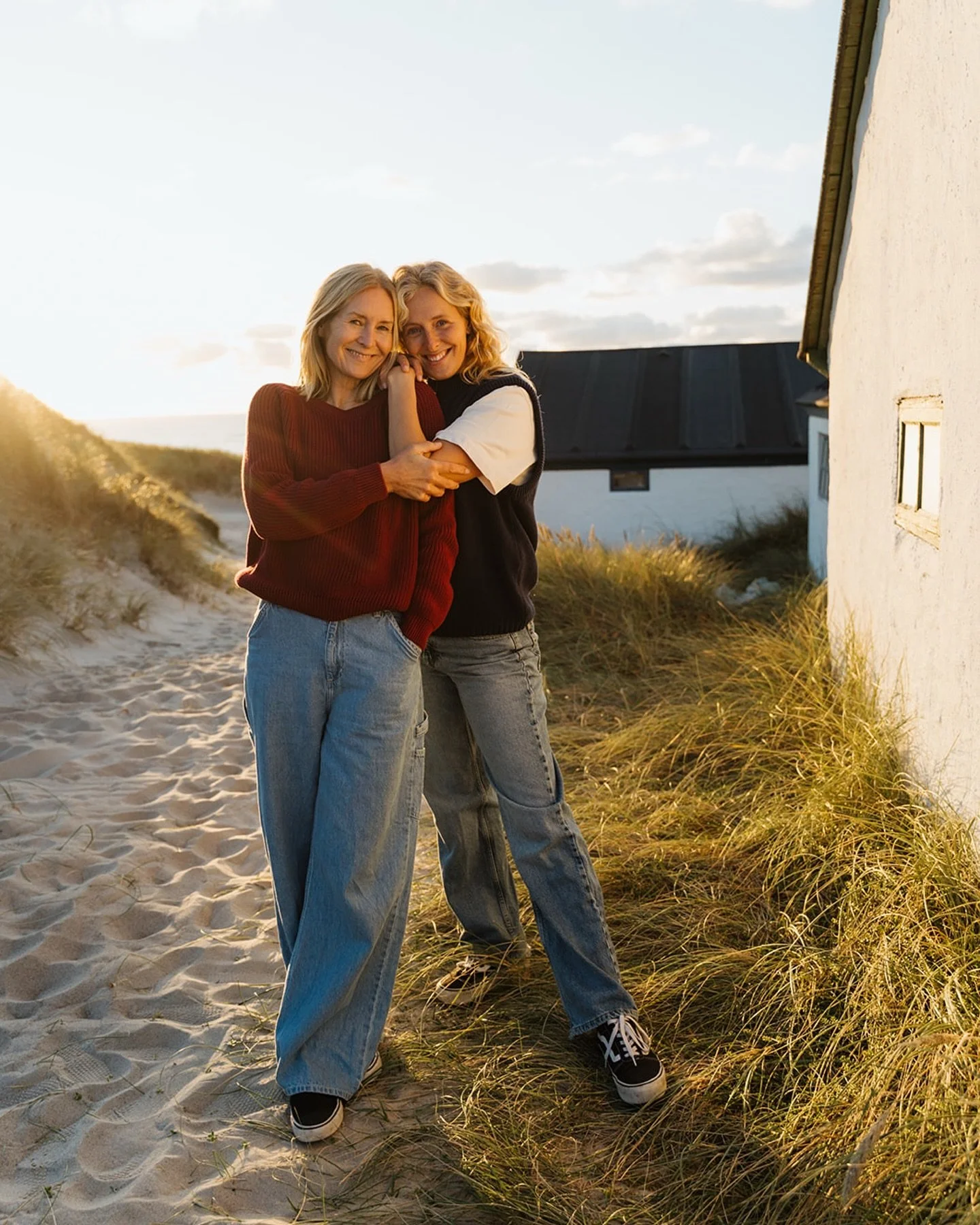 Wer hat die h&uuml;bscheste Surf Mama 🙋🏼&zwj;♀️🥰😌

Danke @kirsten_frank f&uuml;r die tollen Fotos. 

Shooting f&uuml;r @noorlysclothing