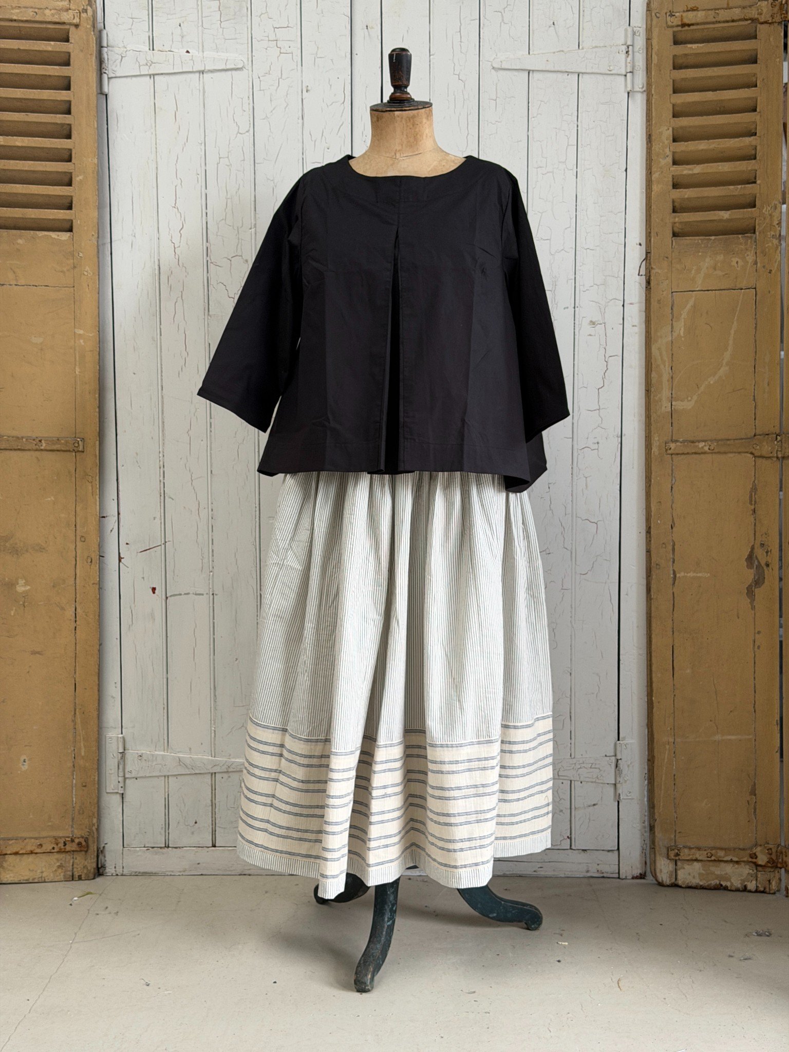 The Visiting Blouse in Black (2).jpg