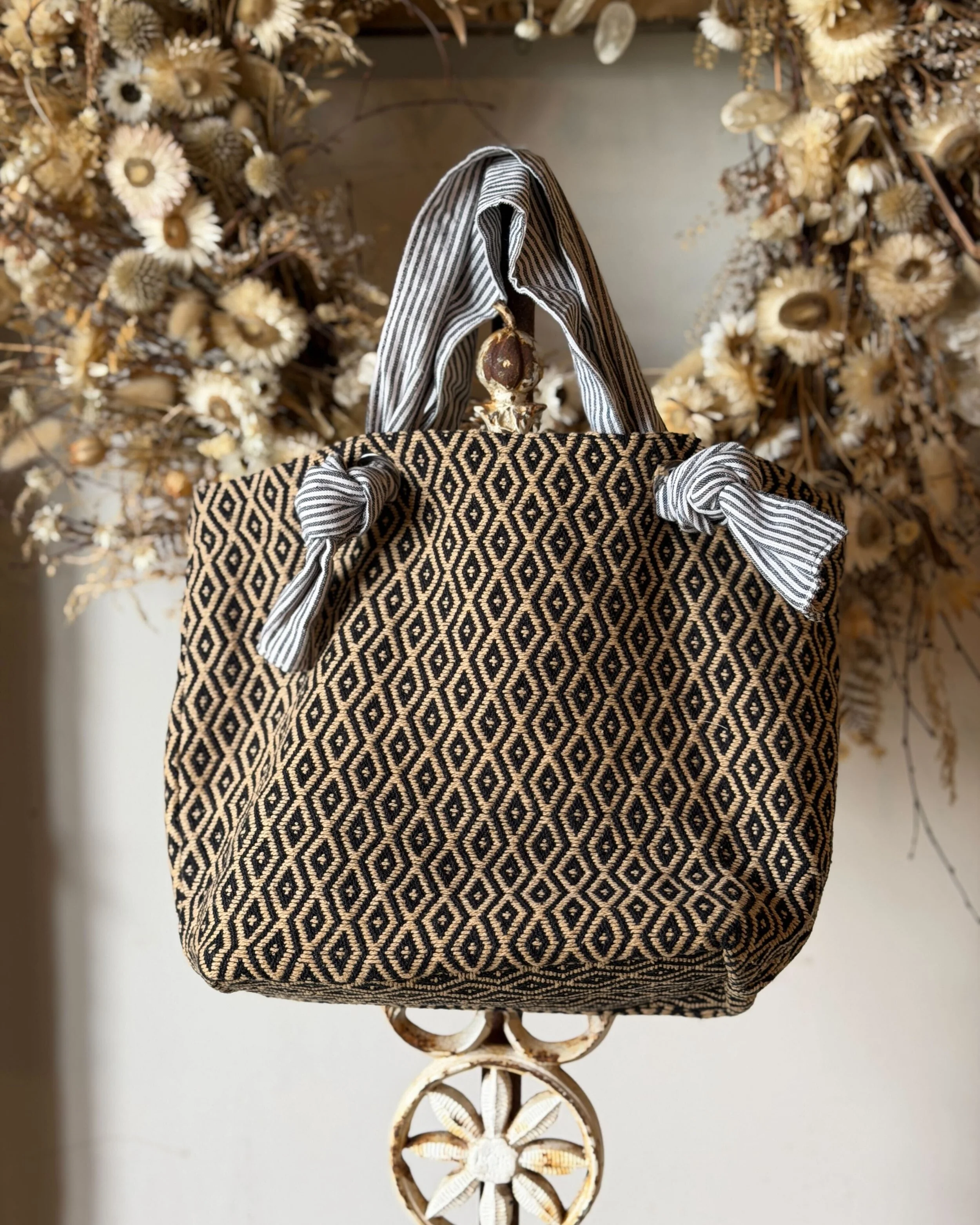 Cream and black patterned elbow bag (2).jpg