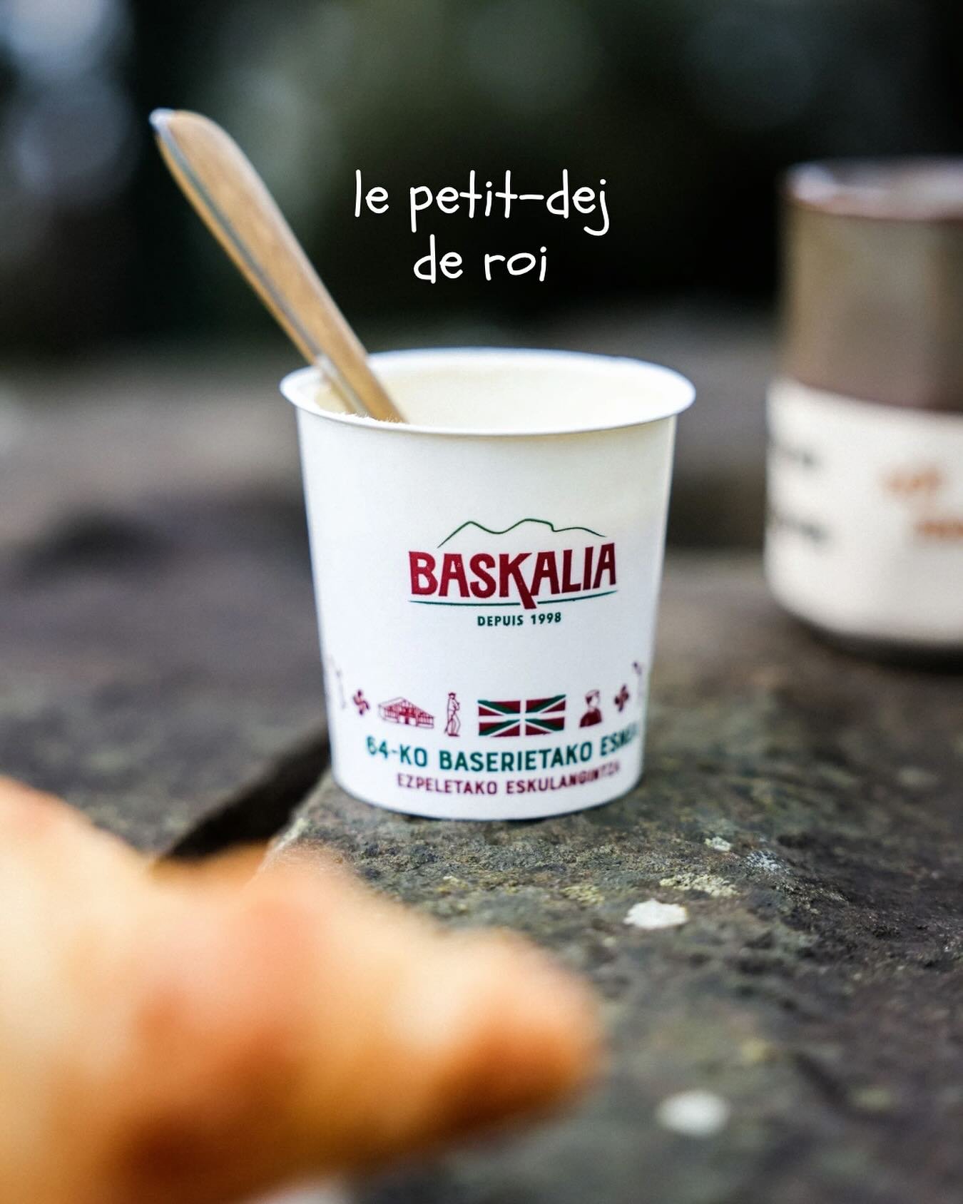 Le petit-d&eacute;jeuner de roi 👑
1 caf&eacute;, 1 croissant, 1 yaourt au lait de brebis Baskalia

Le combo &eacute;nergie et gourmandise pour bien d&eacute;marrer la journ&eacute;e ! Et sans oublier les bienfaits du lait de brebis 🔆

Et vous, c&rs