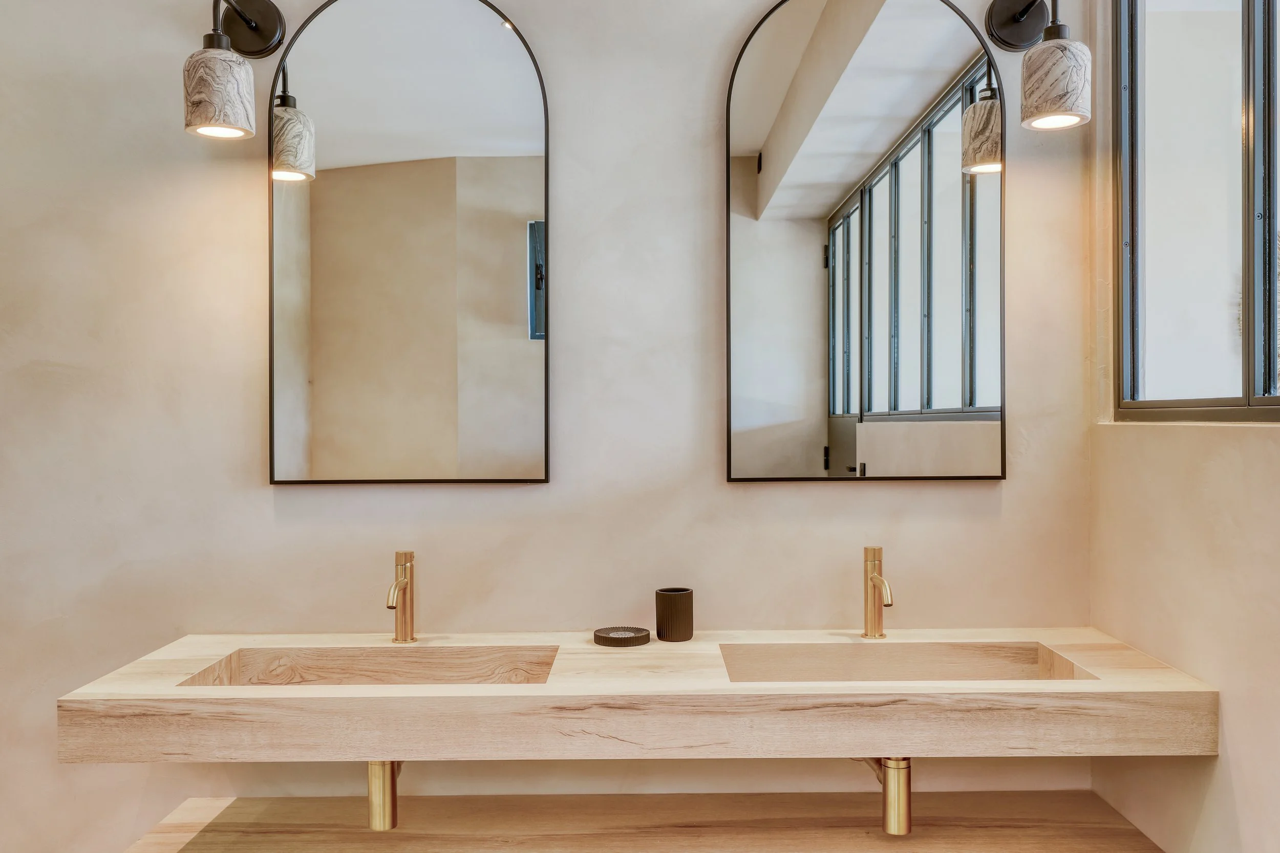 Salle de bain en béton ciré.