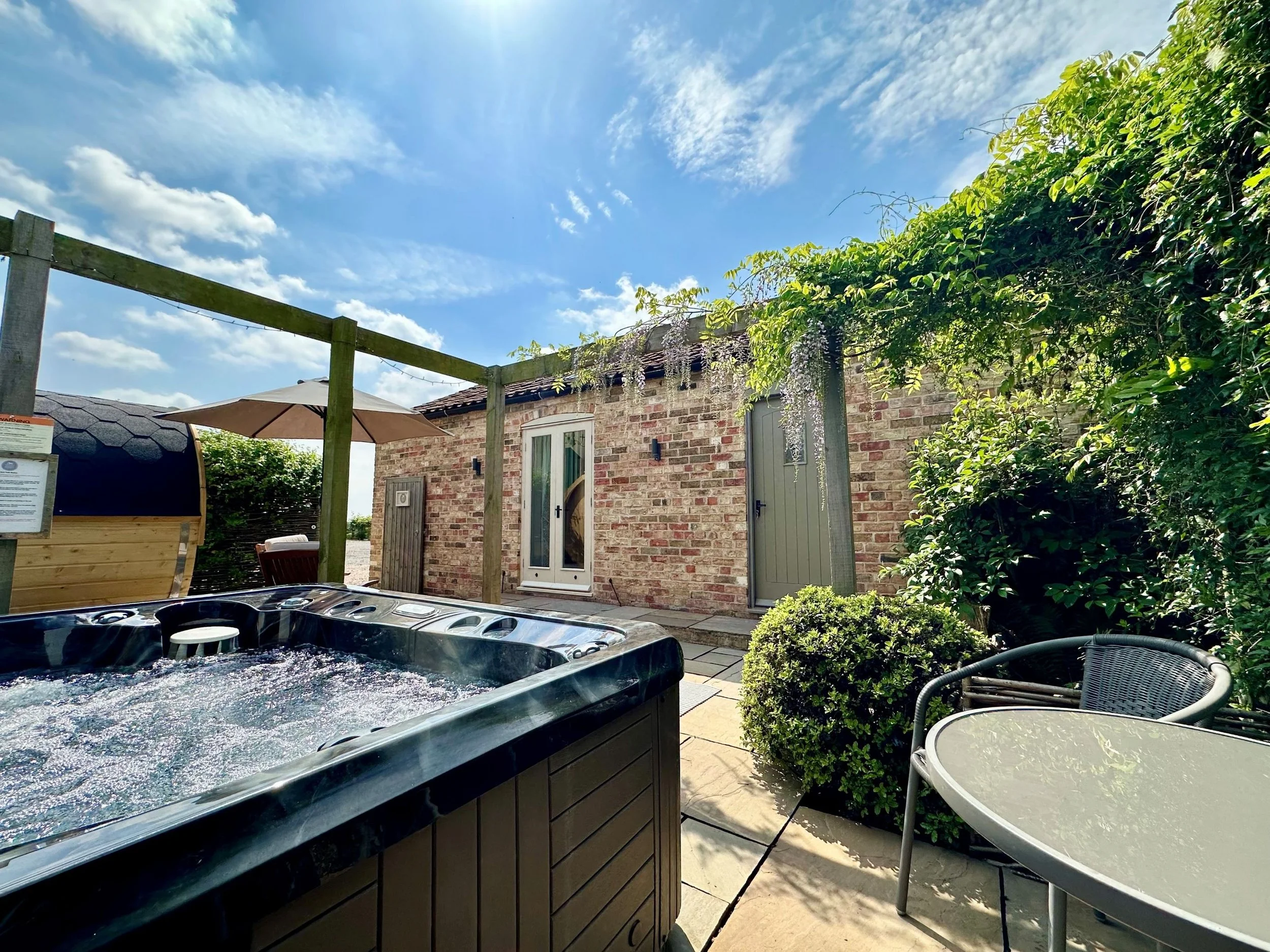 GARDEN TOP PHOTO BANNER WEBSITE .jpg