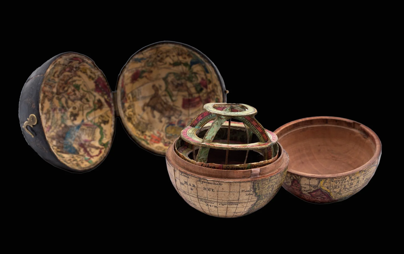 JOHANN BAPTIST HOMANN (1664–1724) 
 Ballon d'Or  
 Globus terrestris , 1702 
pocket globe 
diameter: 70 mm