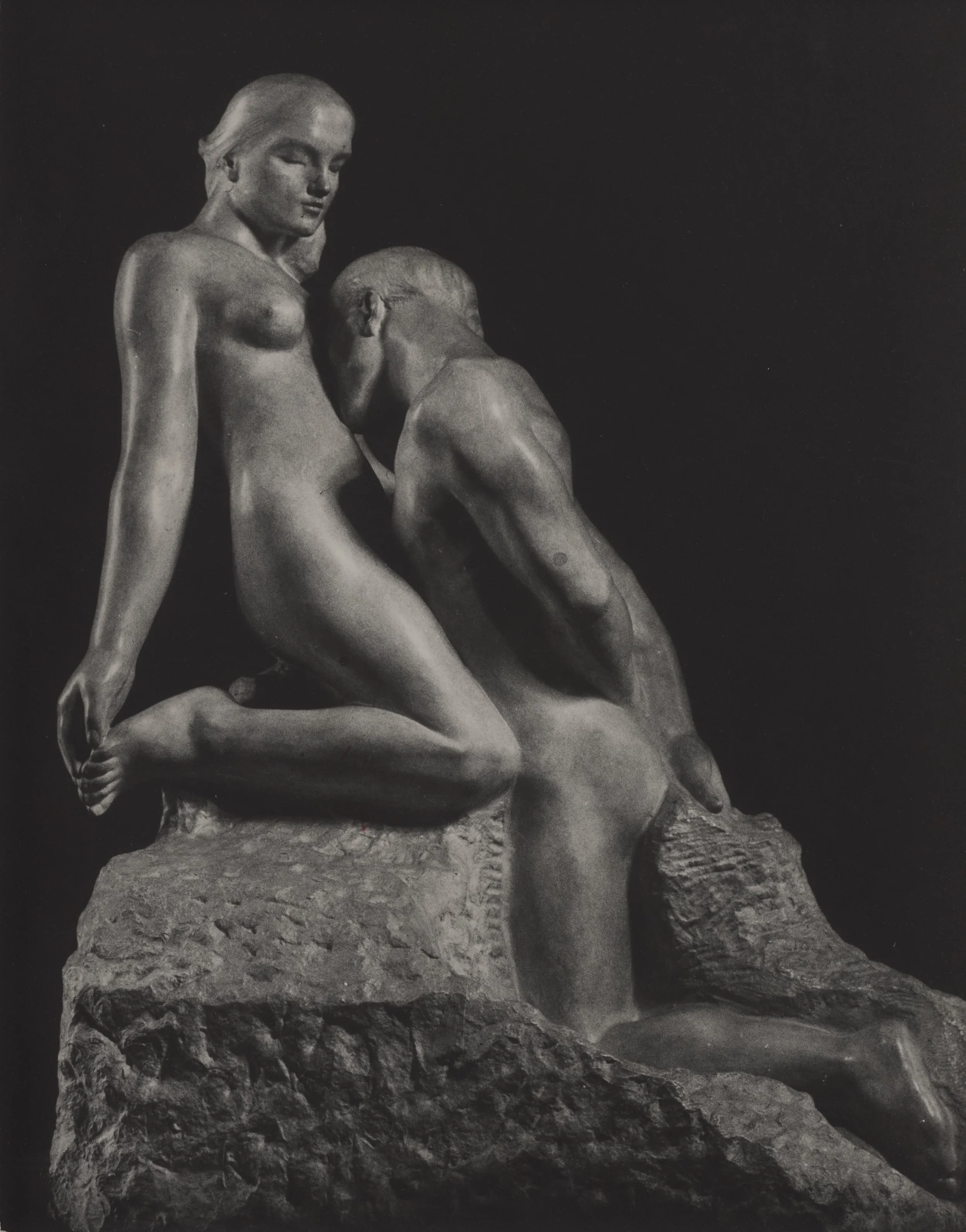 ALBERT RUDOMINE (1892–1975)  
AFTER AUGUSTE RODIN (1840-1917) 
 L’Eternelle idole (Eternal idol), c.  1950 
vintage silver print  
30 x 23.4 cm (framed: 48 x 41.5 cm)