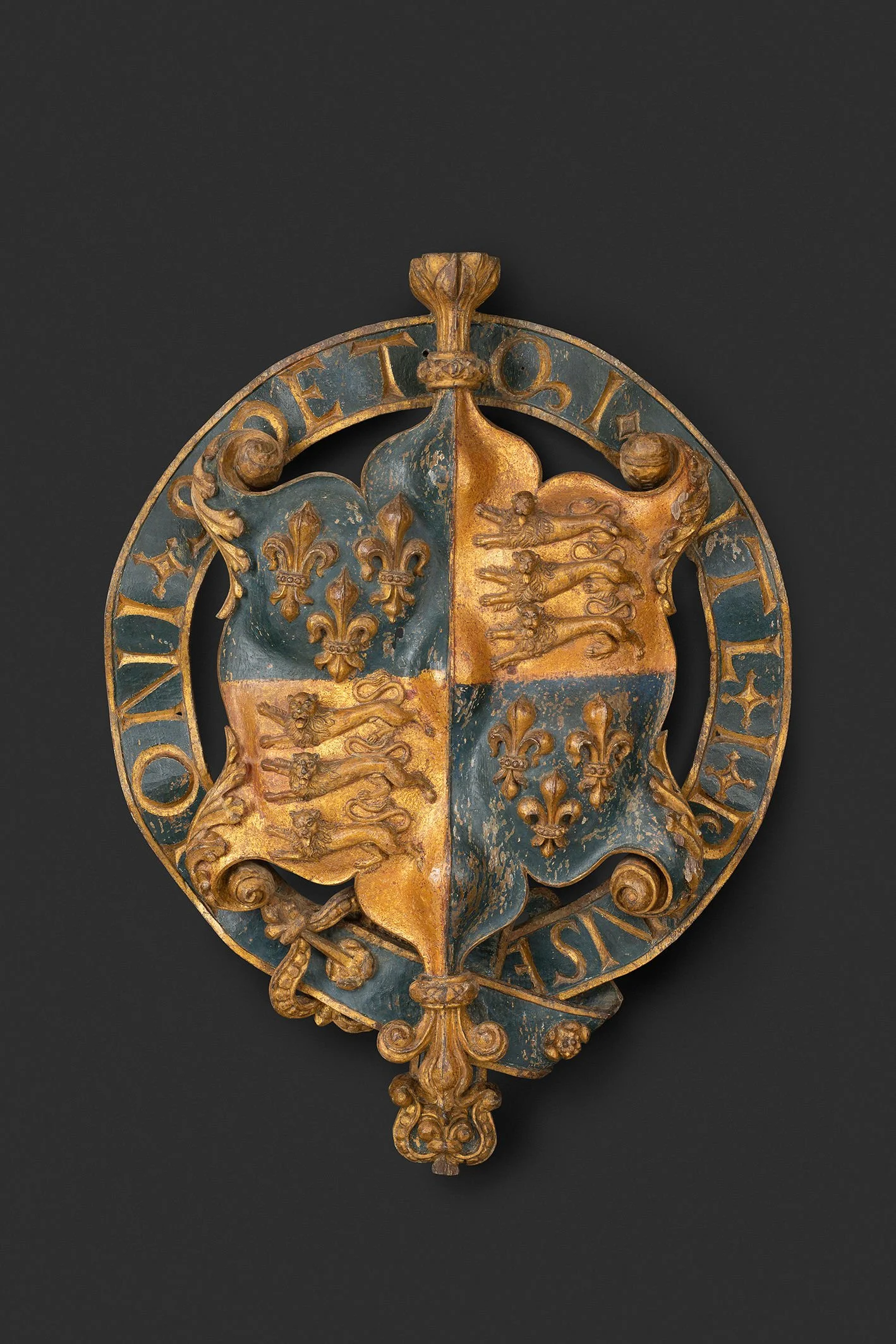  The Royal Arms of King Henry VIII, with Garter, England. , c. 1525 
wood, gilt and polychrome 
97 x 73 cm